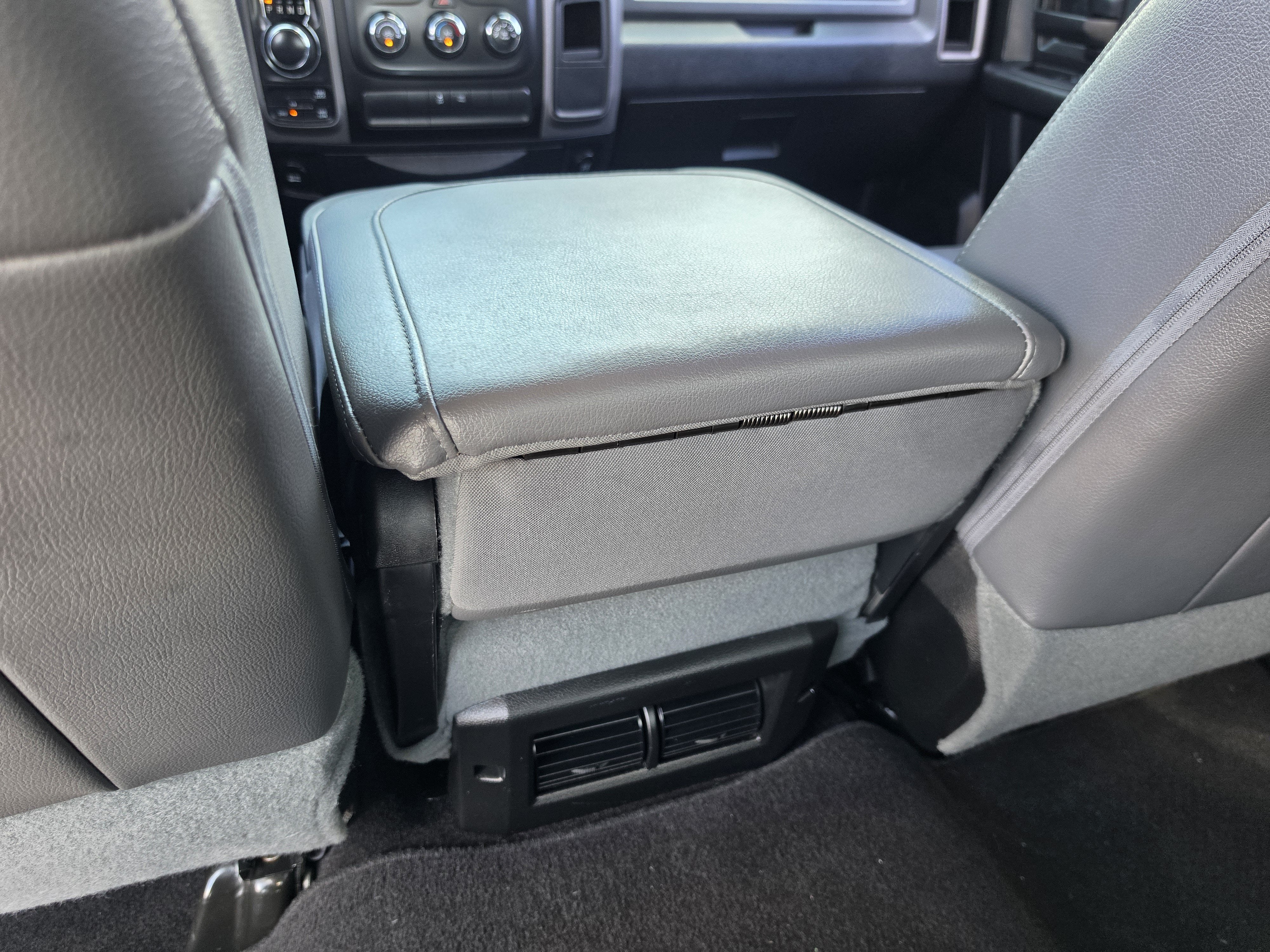 2017 RAM 1500 Express Crew Cab 4x4 5'7" Box