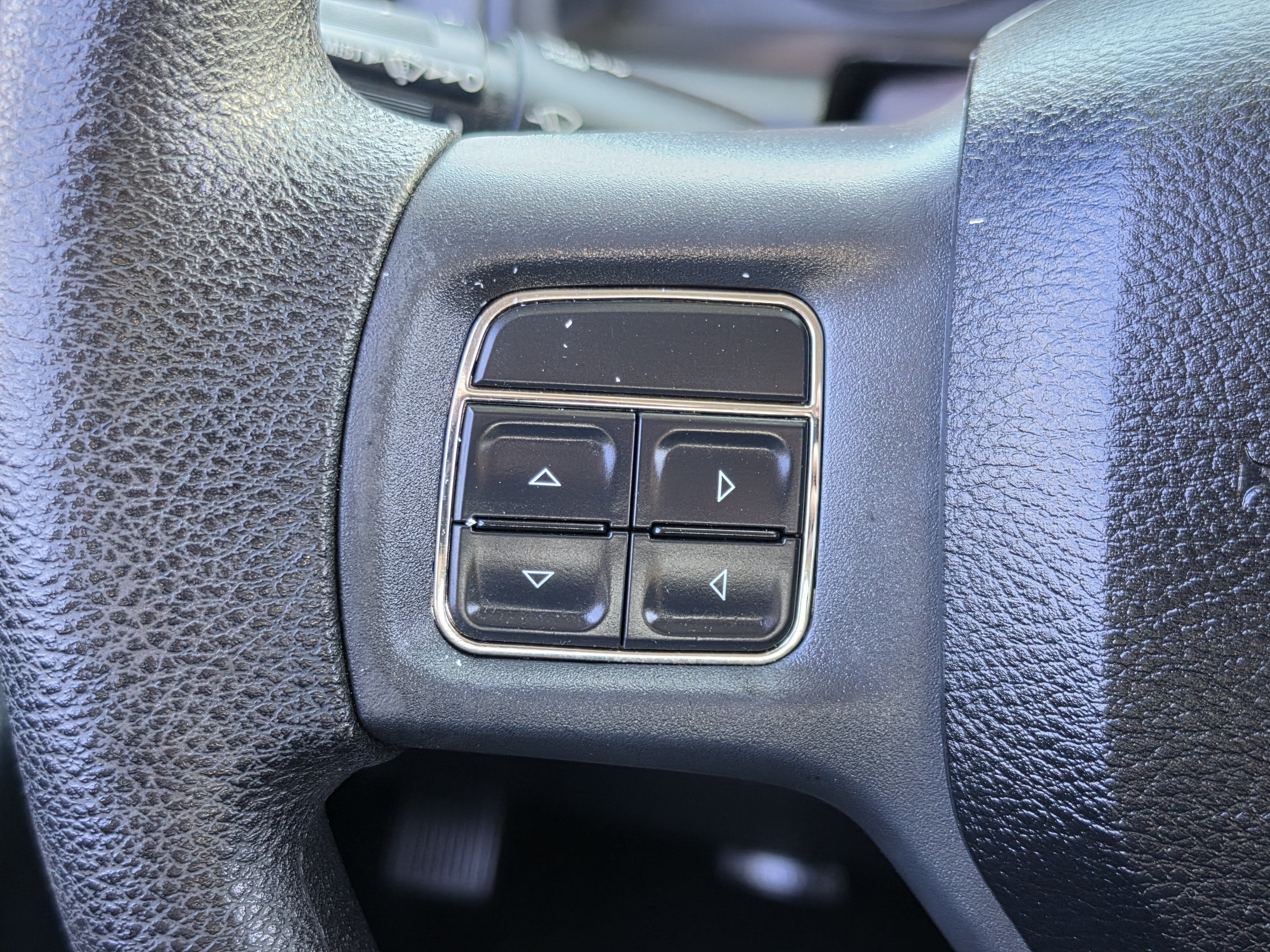 2017 RAM 1500 Express Crew Cab 4x4 5'7" Box