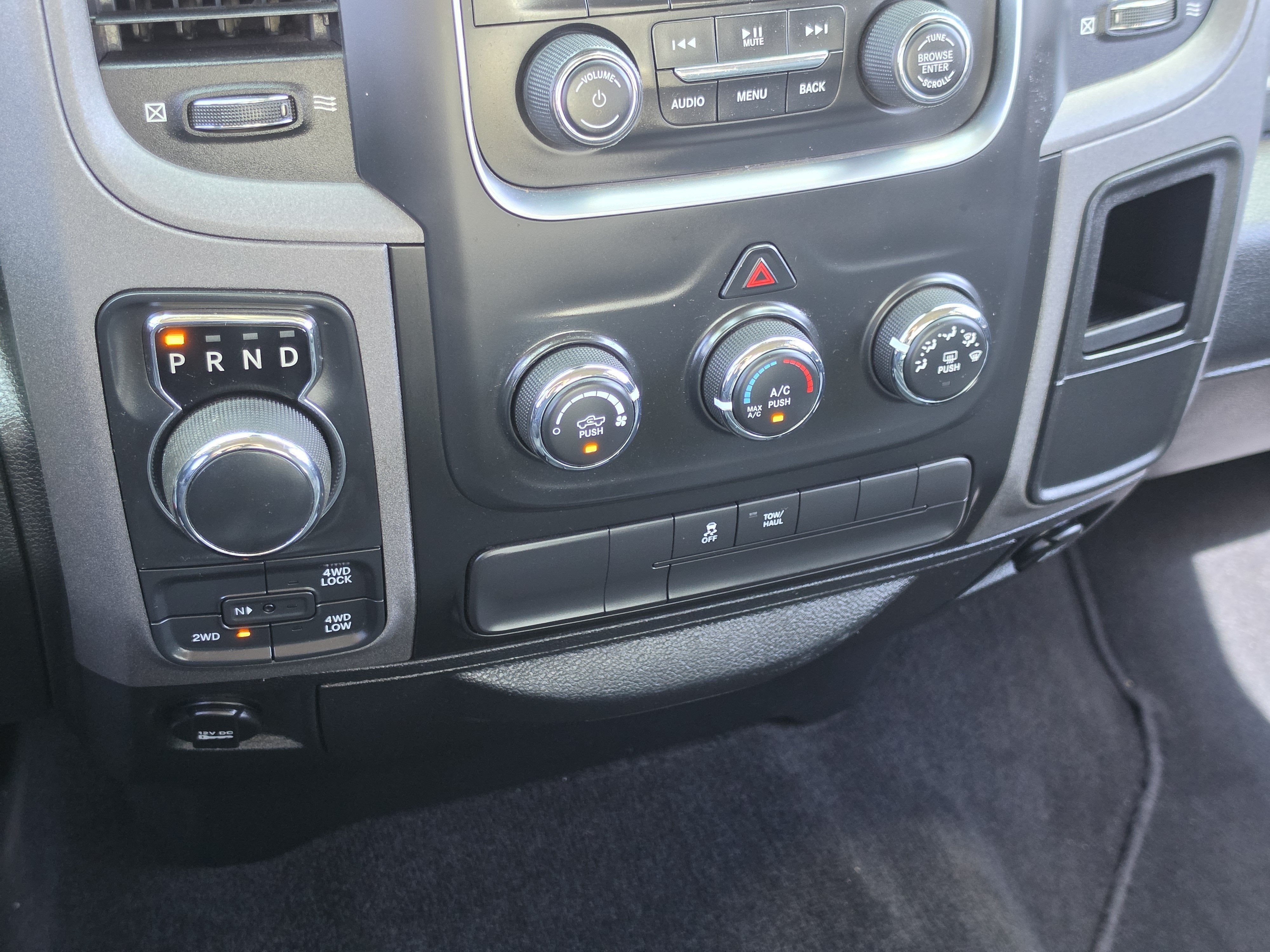 2017 RAM 1500 Express Crew Cab 4x4 5'7" Box