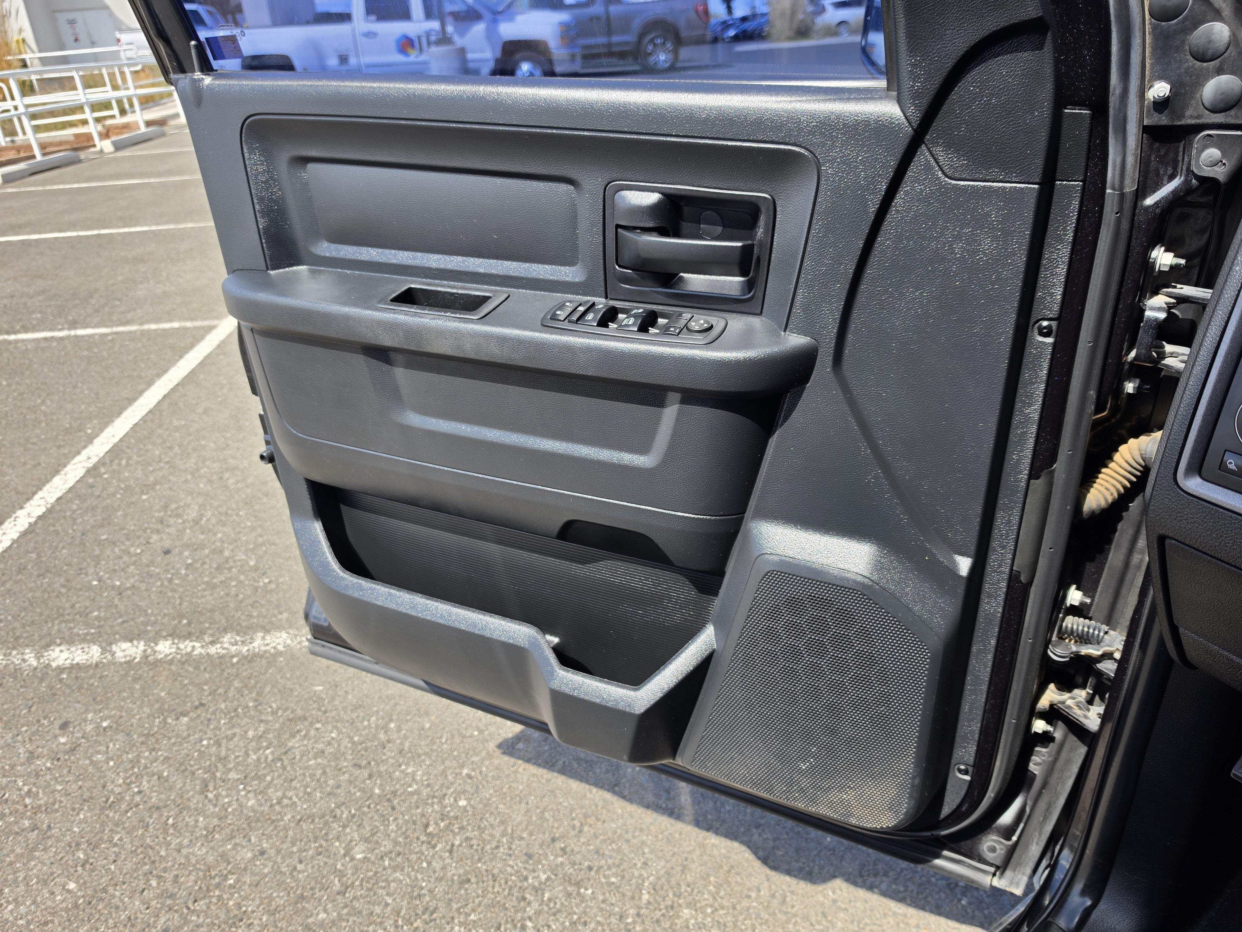 2017 RAM 1500 Express Crew Cab 4x4 5'7" Box