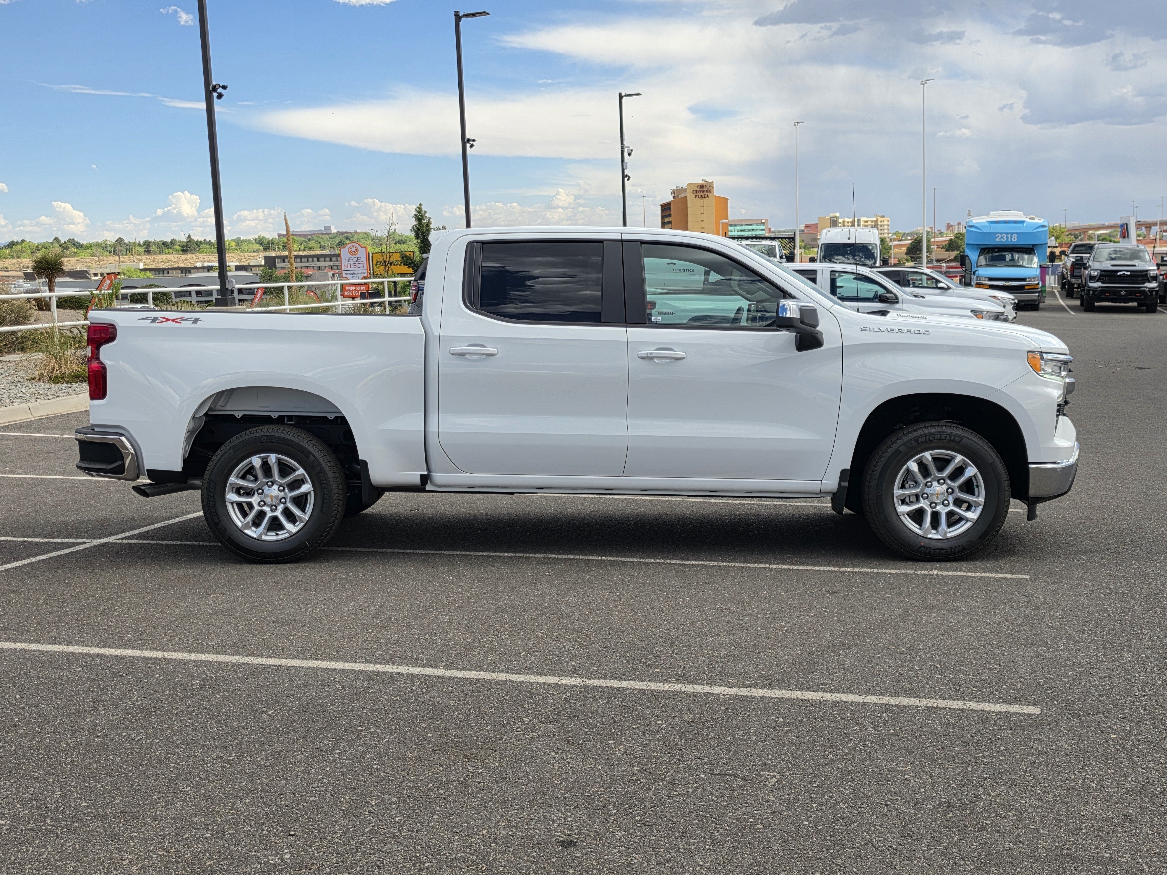 2026 Chevrolet Silverado 1500 LT (2FL)