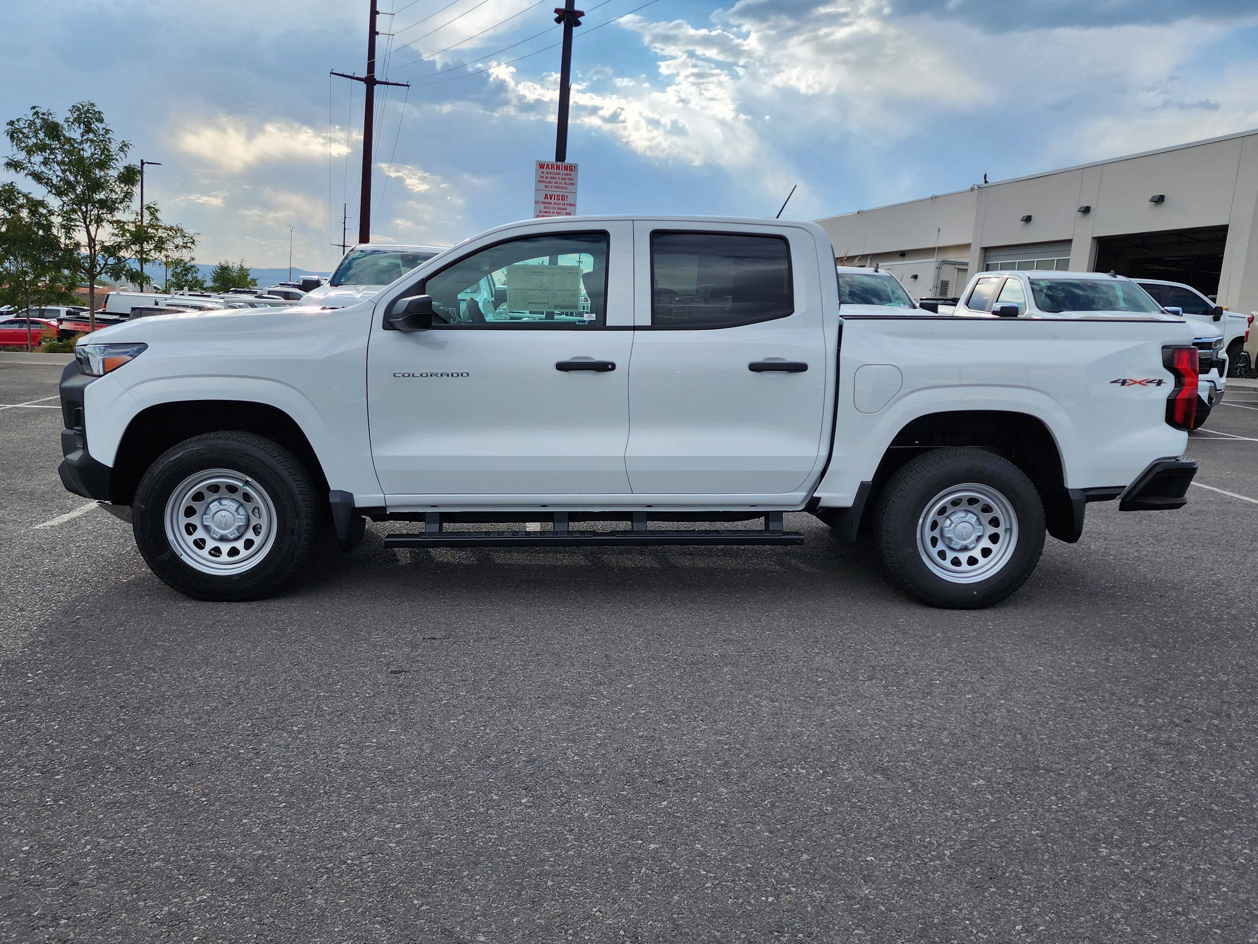 2025 Chevrolet Colorado WT/LT