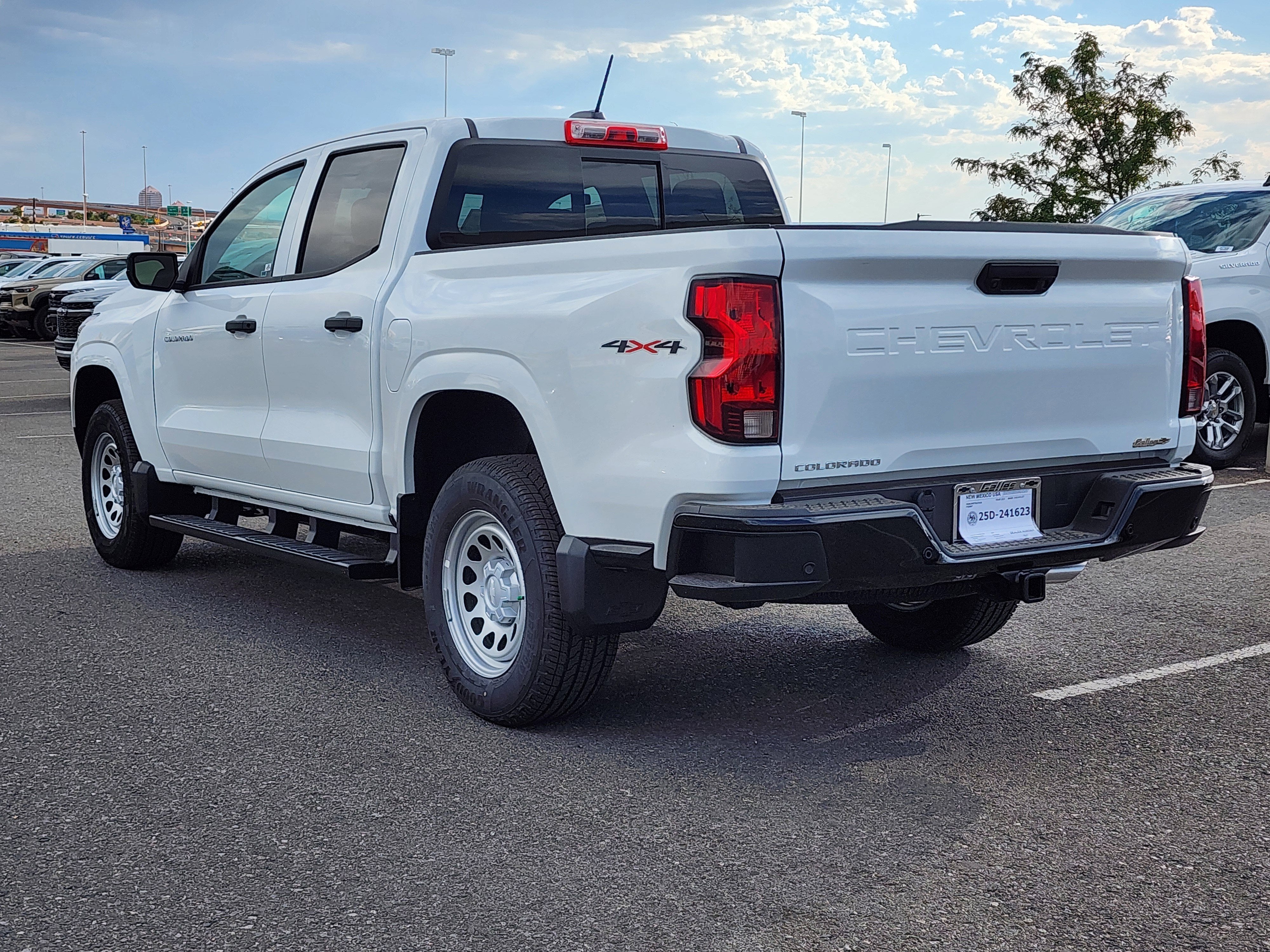 2025 Chevrolet Colorado WT/LT
