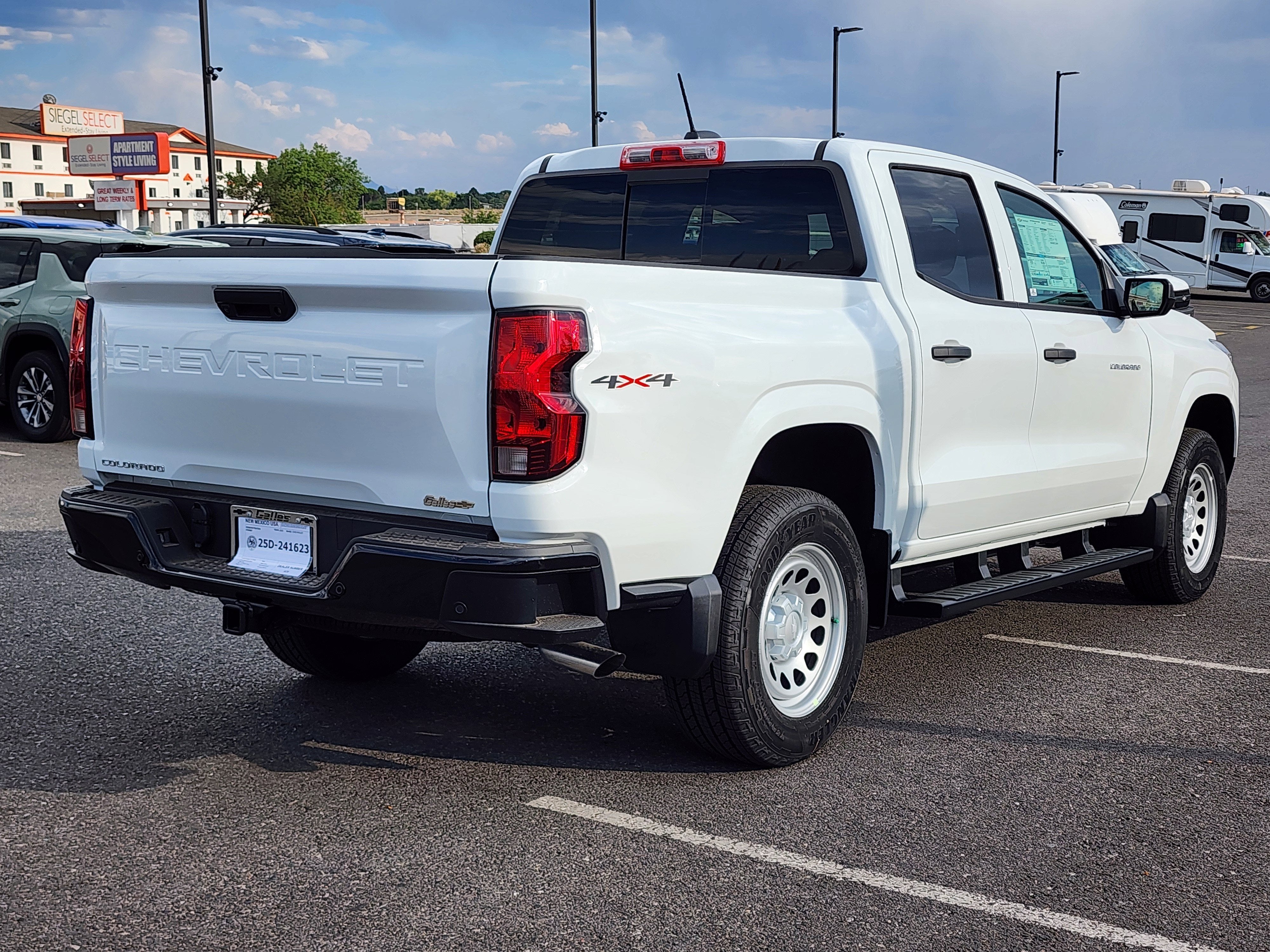 2025 Chevrolet Colorado WT/LT