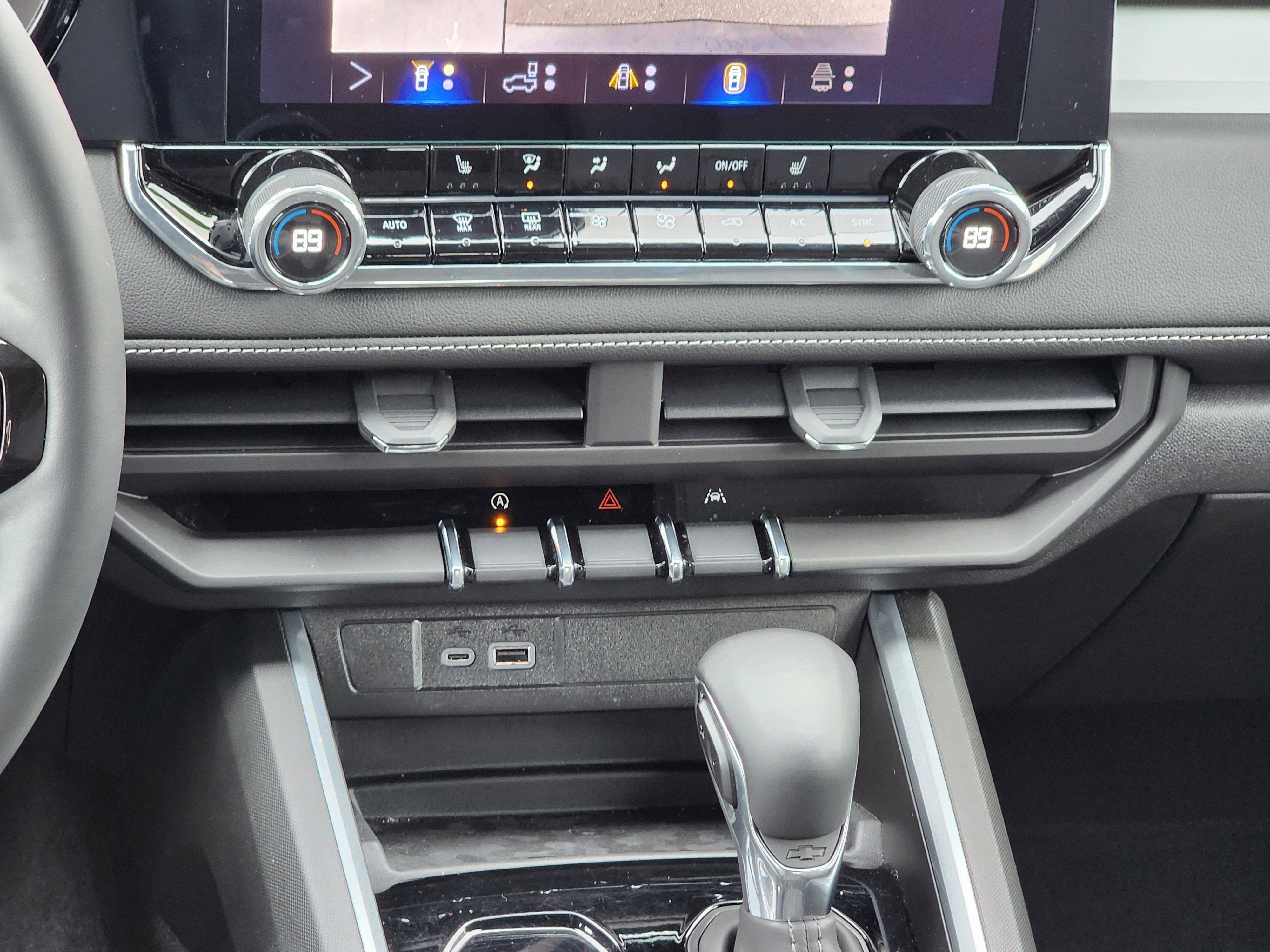 2025 Chevrolet Colorado WT/LT