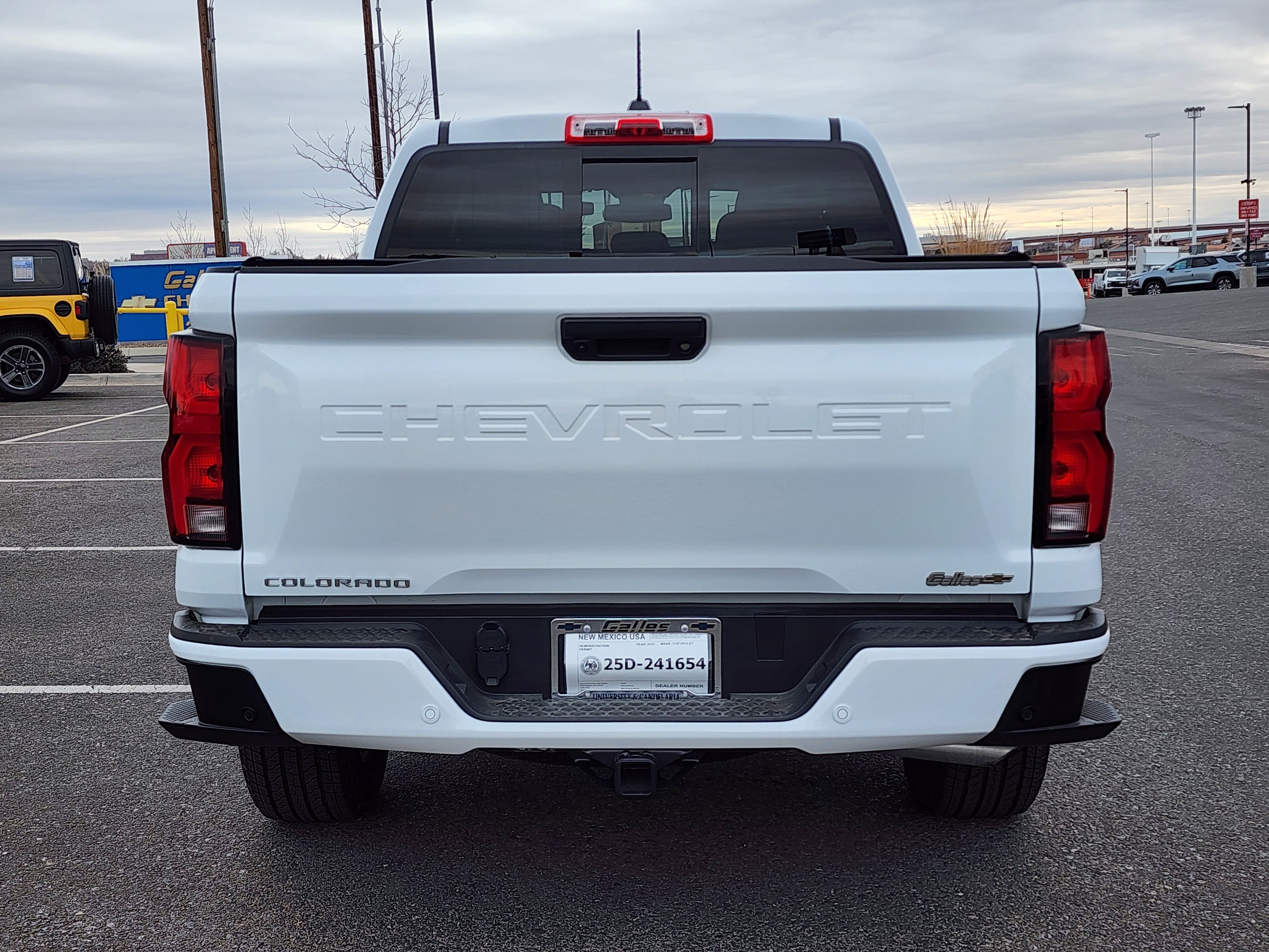 2025 Chevrolet Colorado WT/LT