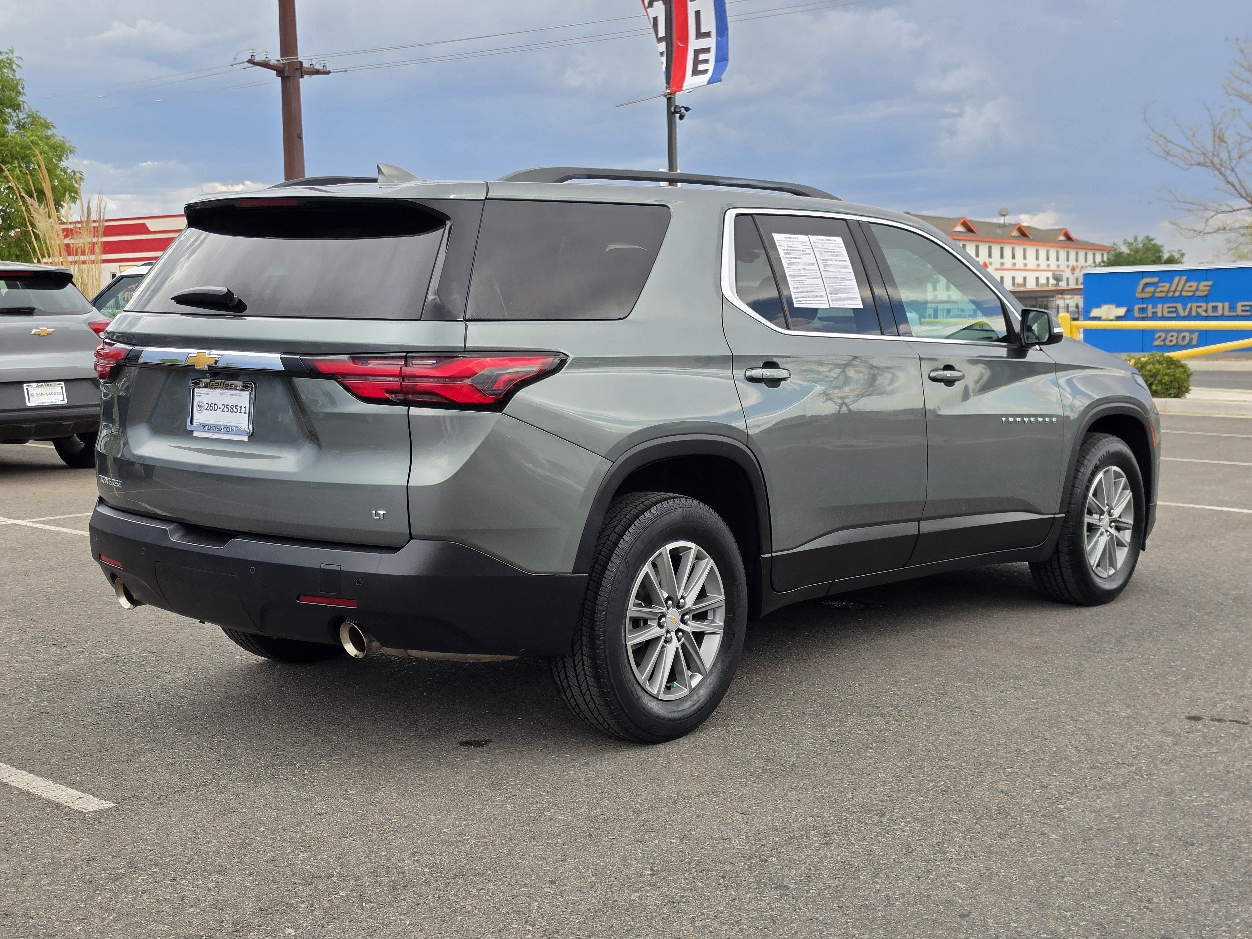 2023 Chevrolet Traverse LT Cloth
