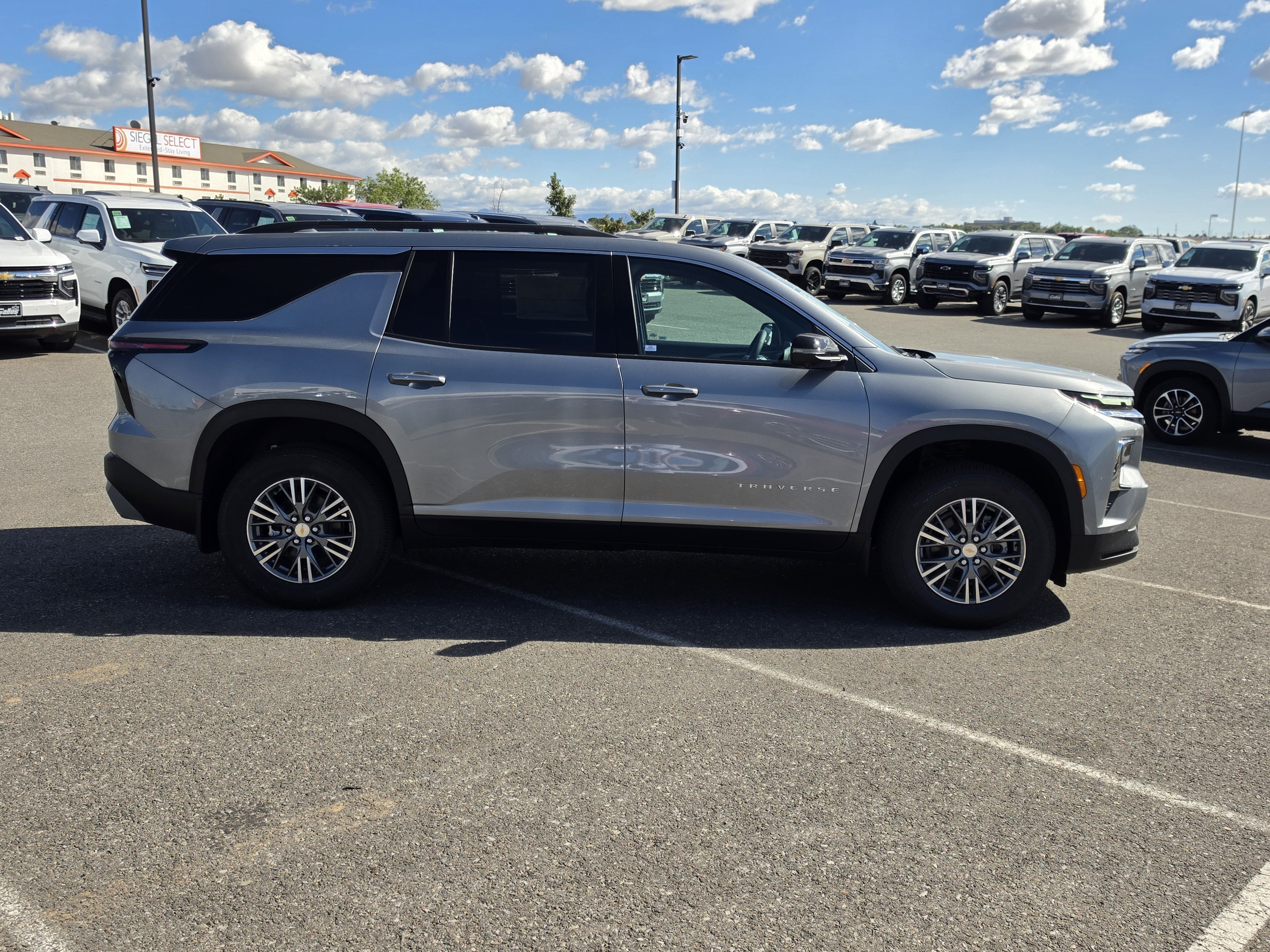 2027 Chevrolet Traverse LT