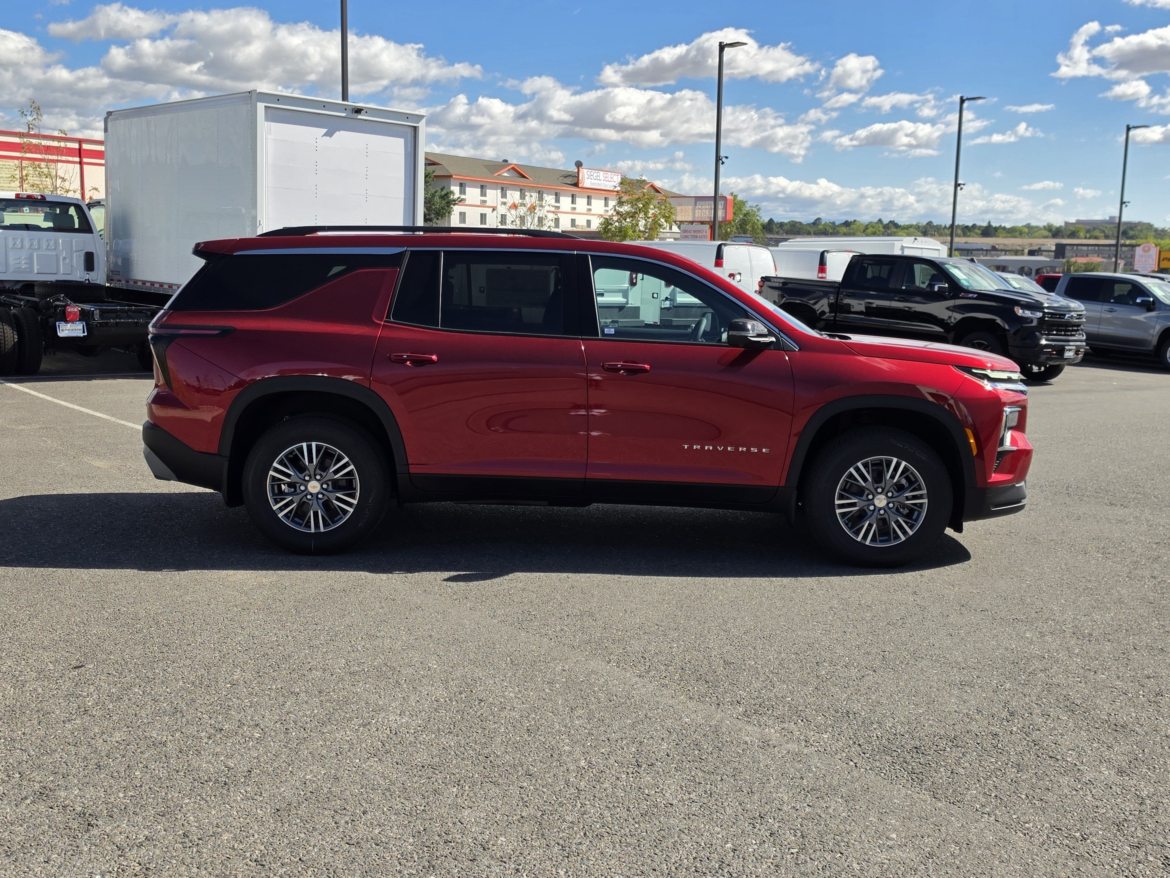 2027 Chevrolet Traverse LT