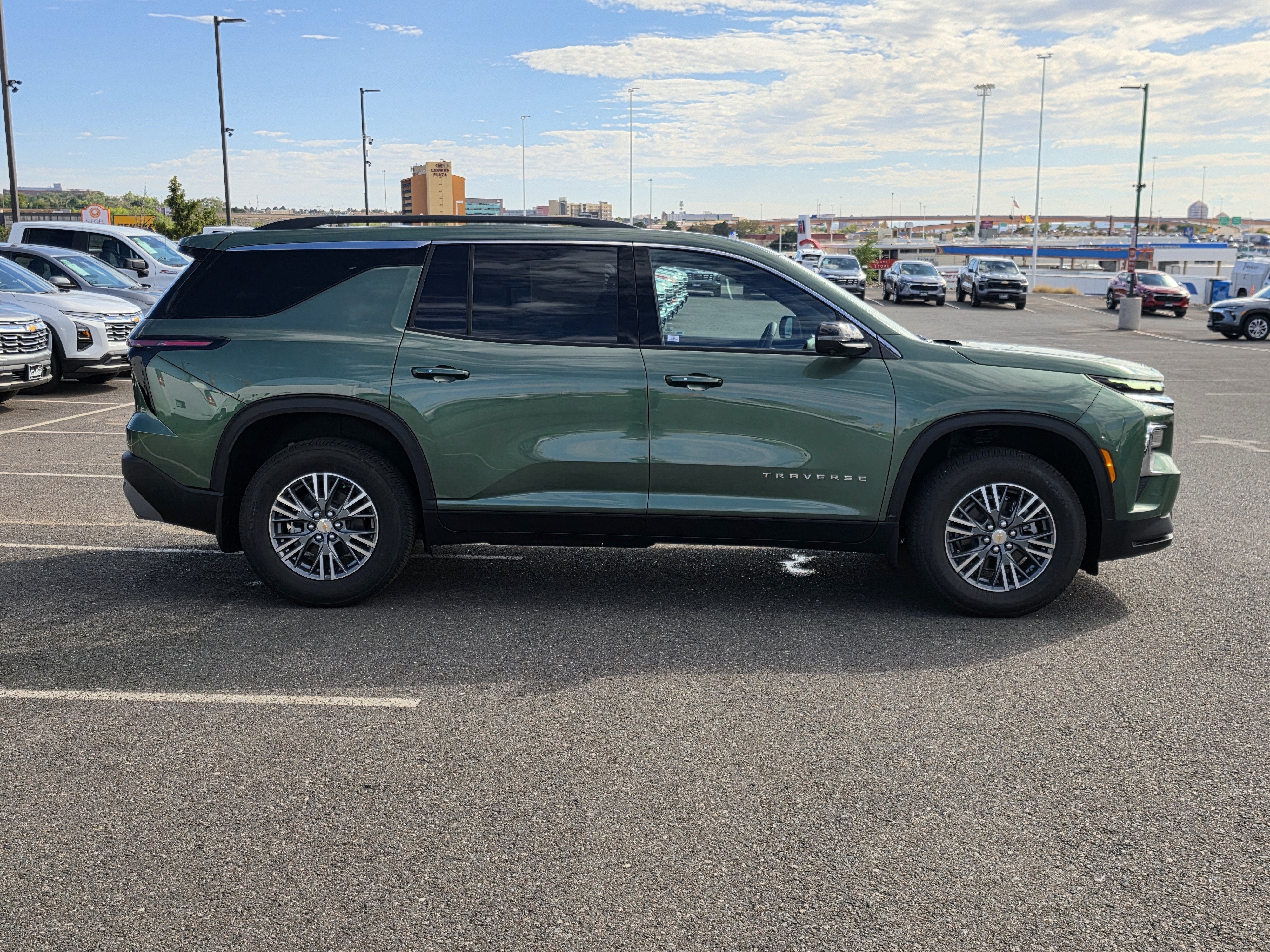 2027 Chevrolet Traverse LT