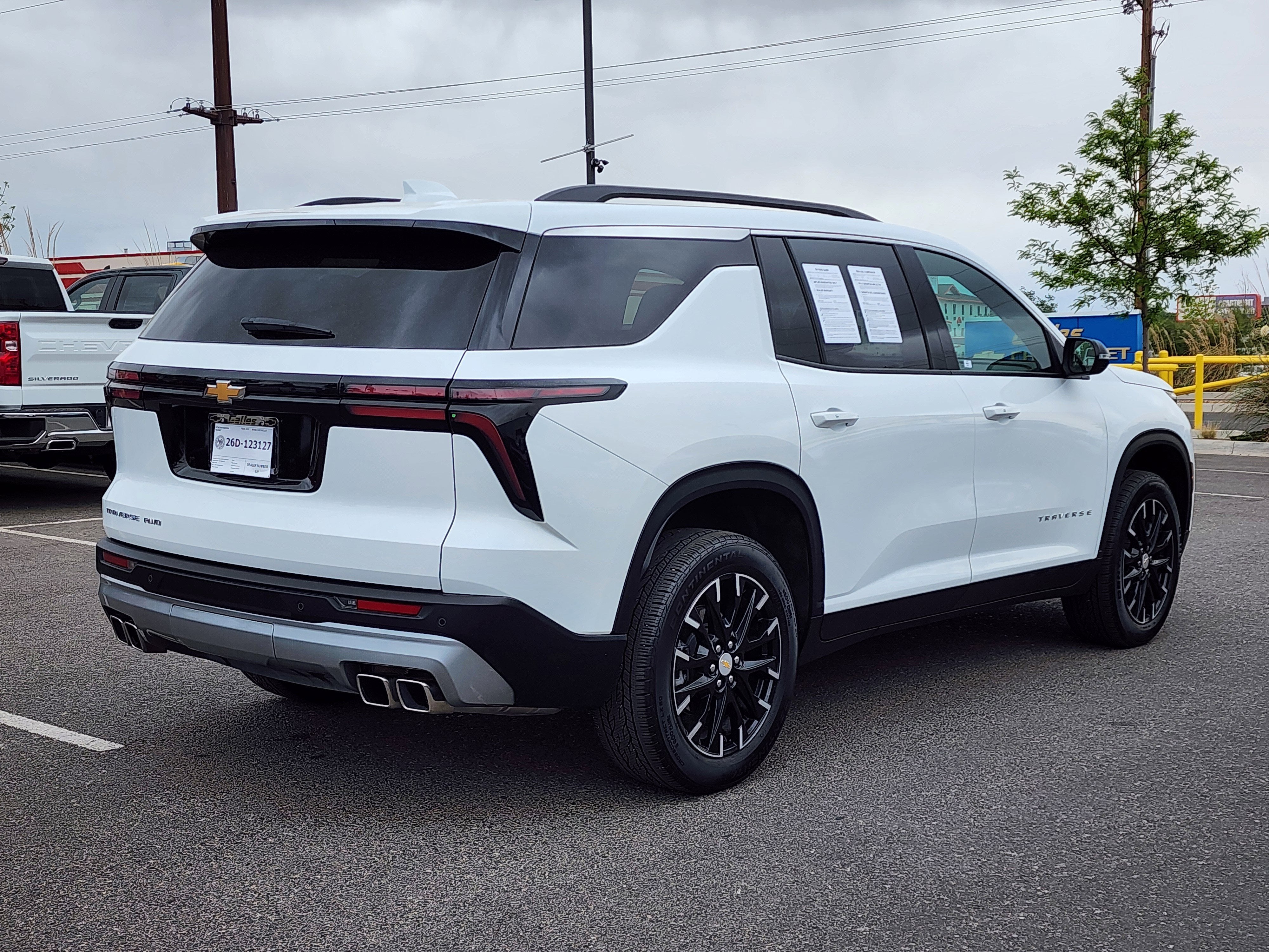 2025 Chevrolet Traverse LT