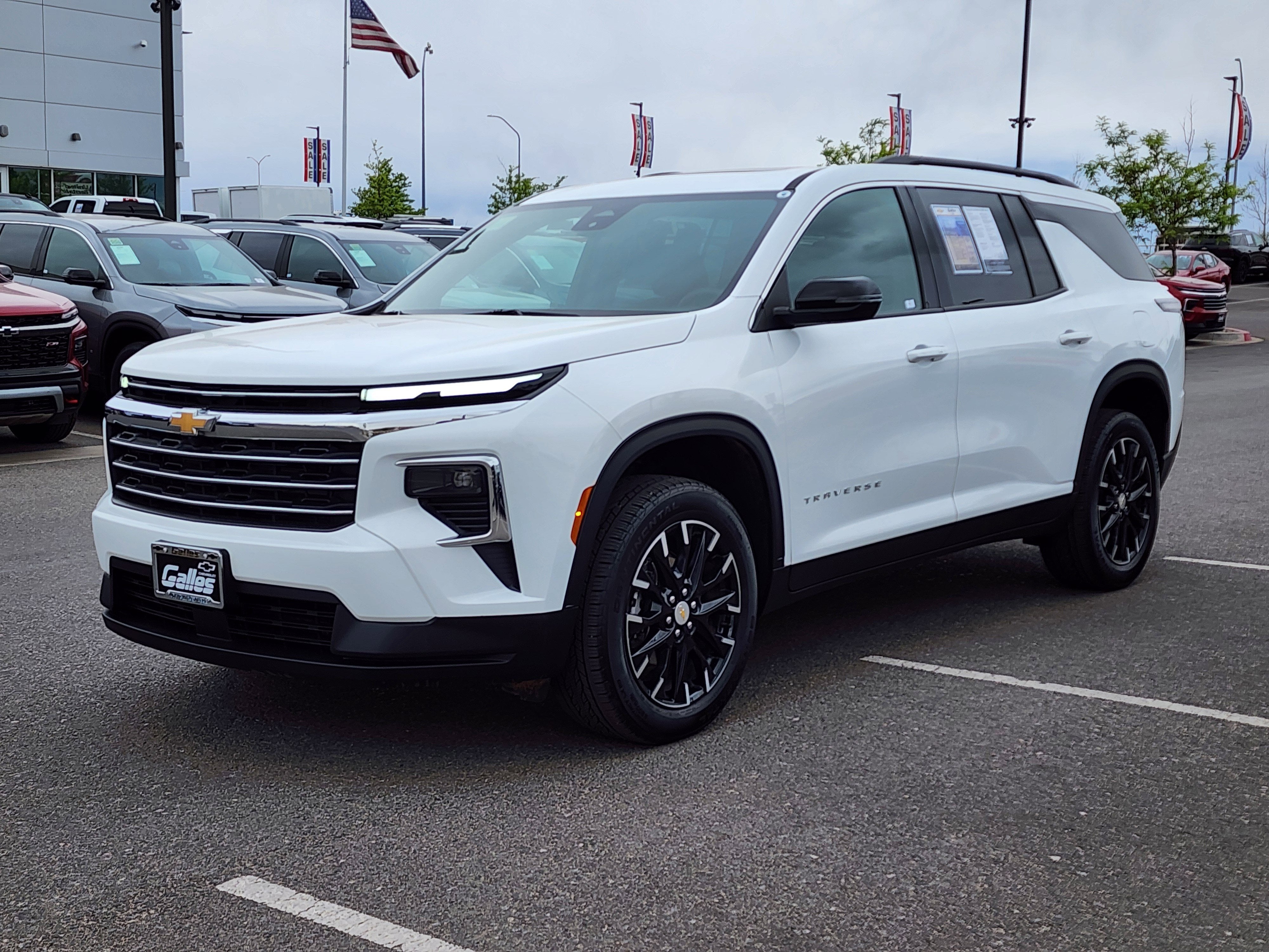 2025 Chevrolet Traverse LT