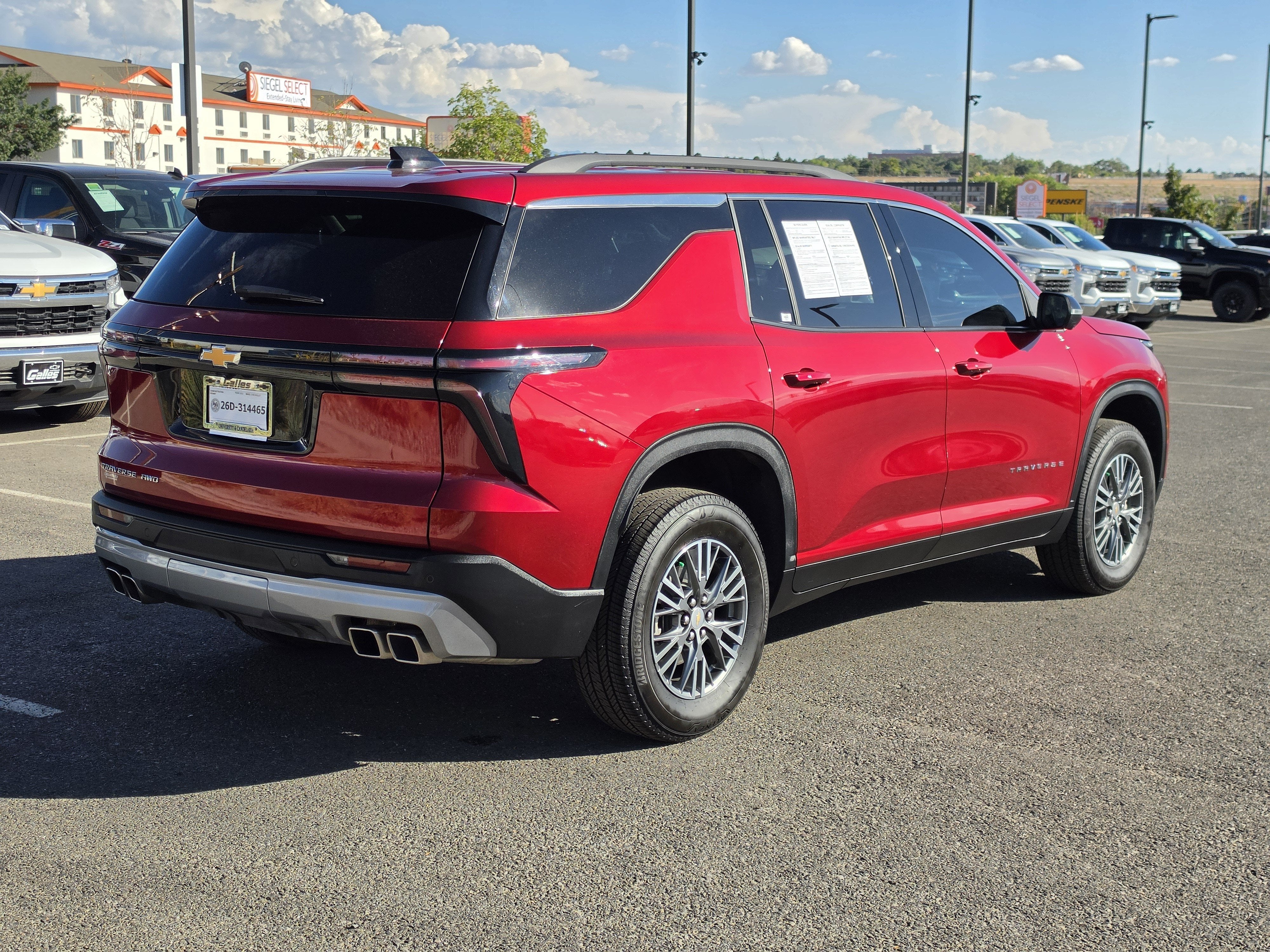 2025 Chevrolet Traverse LT
