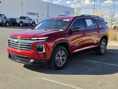 2025 Chevrolet Traverse LT