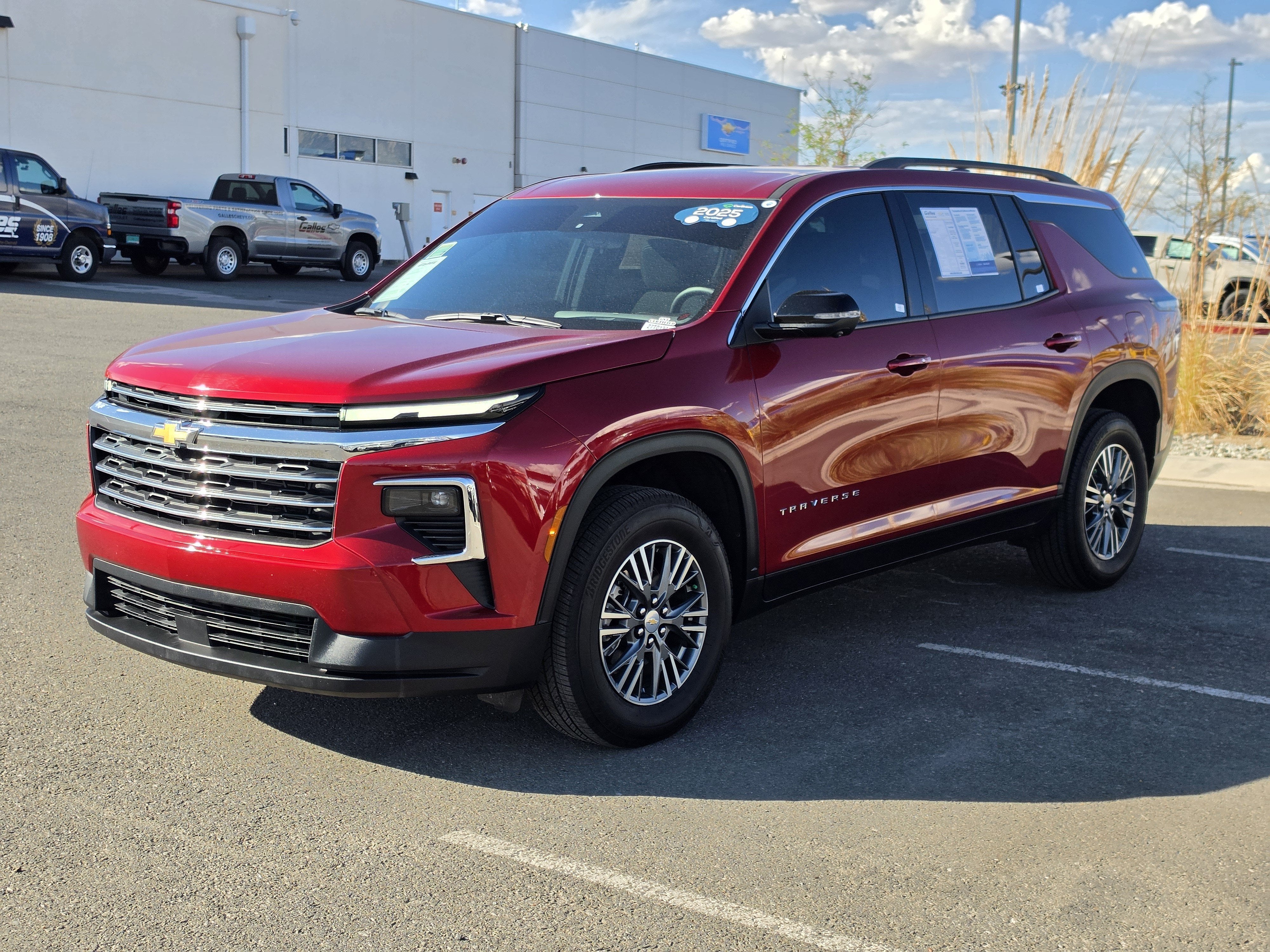 2025 Chevrolet Traverse LT