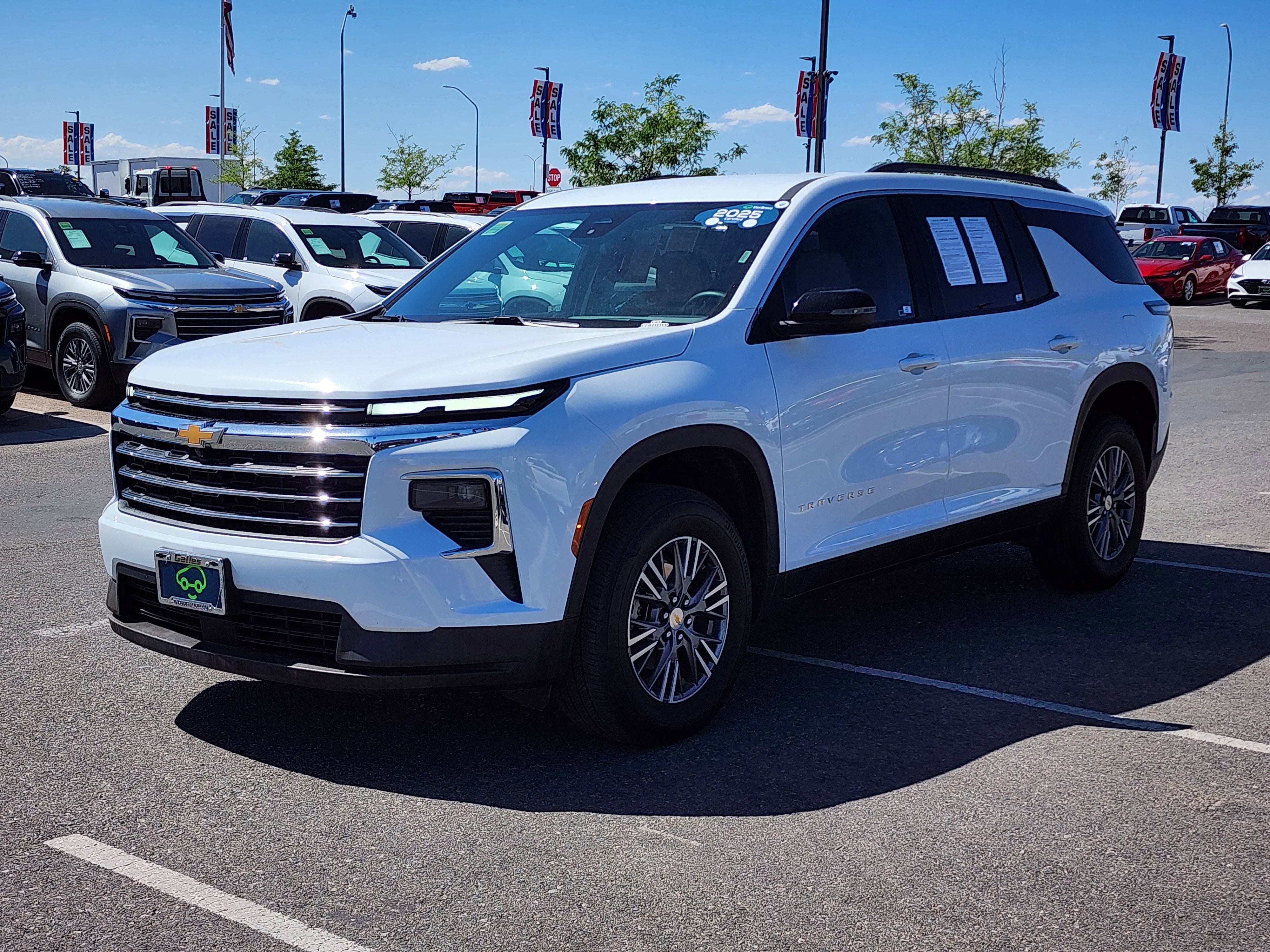 2025 Chevrolet Traverse LT