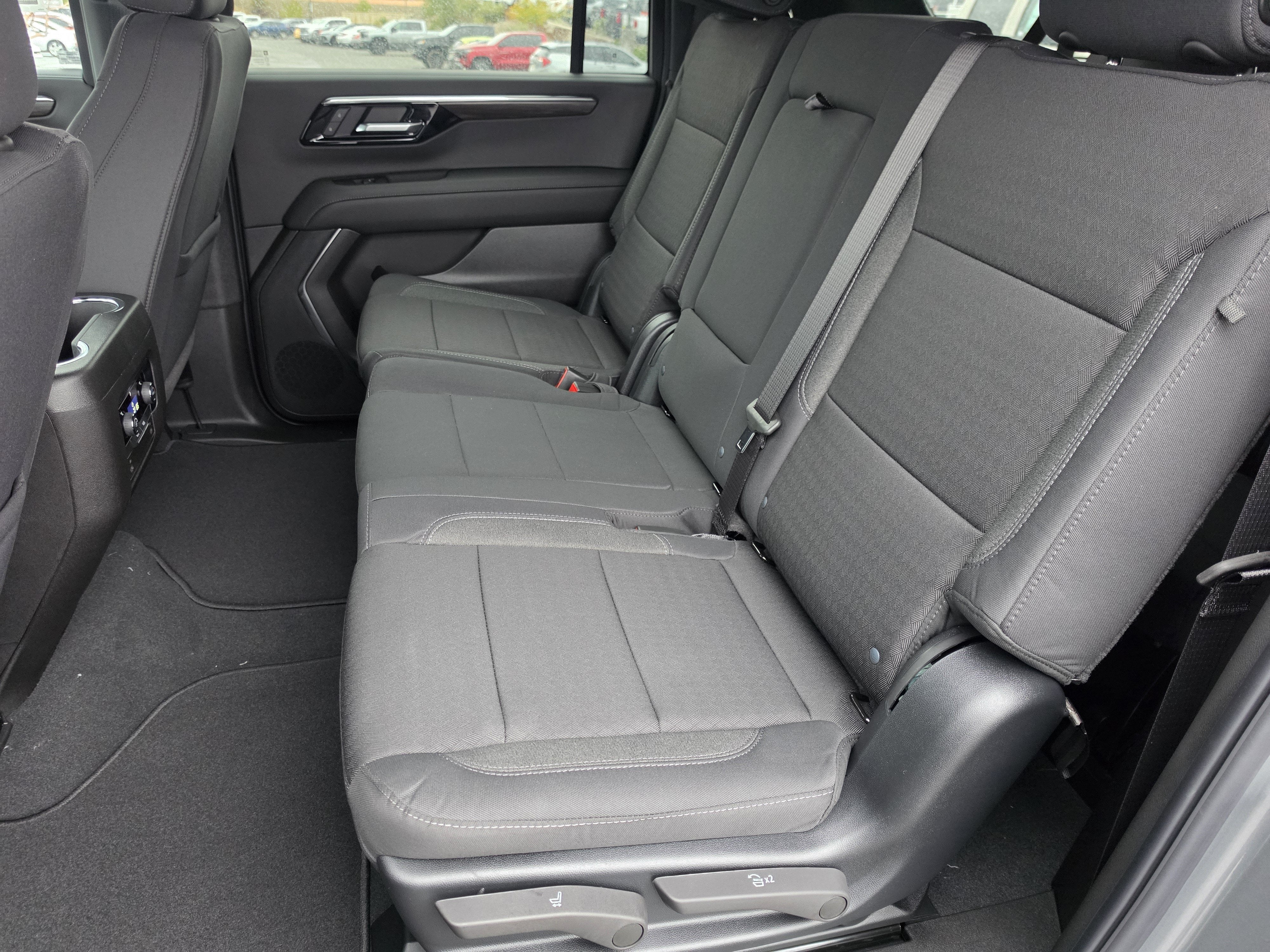 2027 Chevrolet Suburban LS