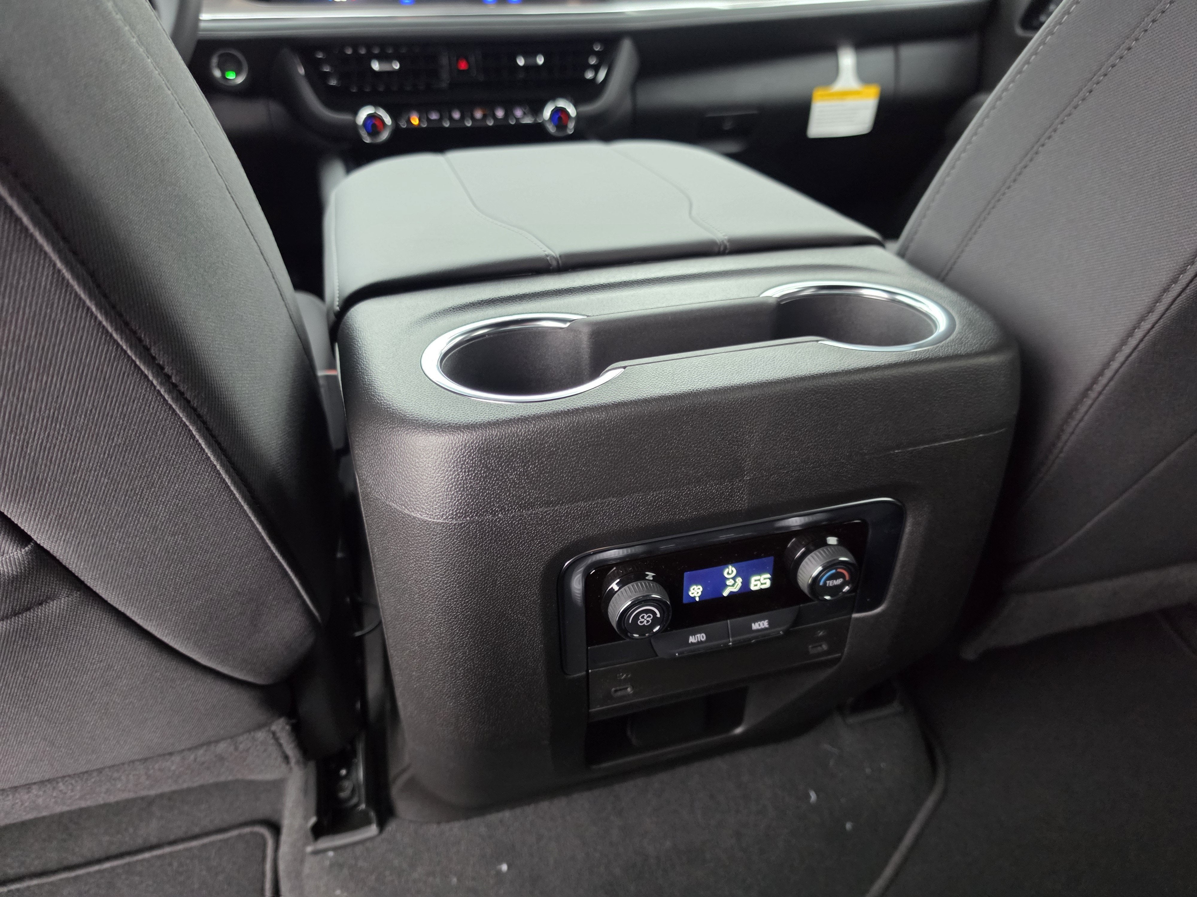 2027 Chevrolet Suburban LS