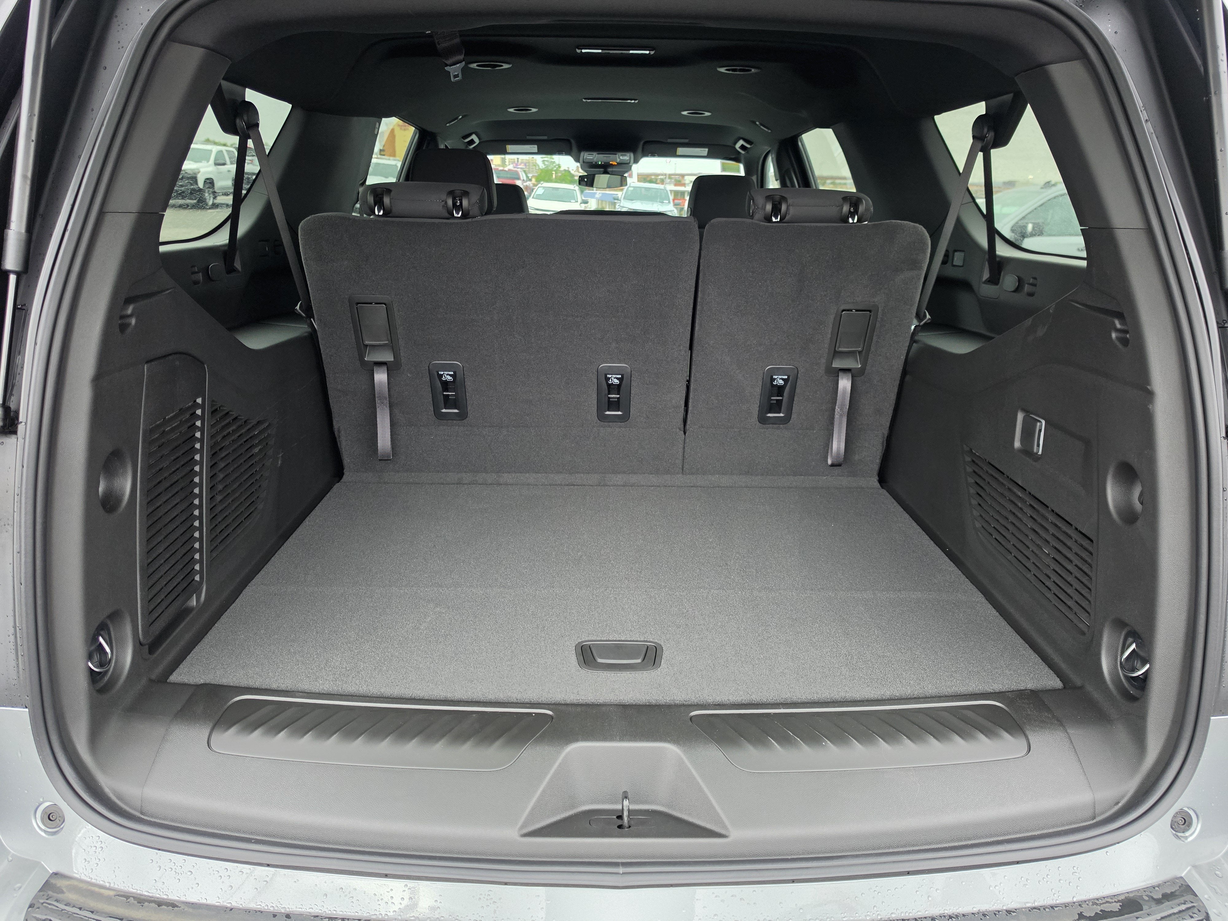 2027 Chevrolet Suburban LS