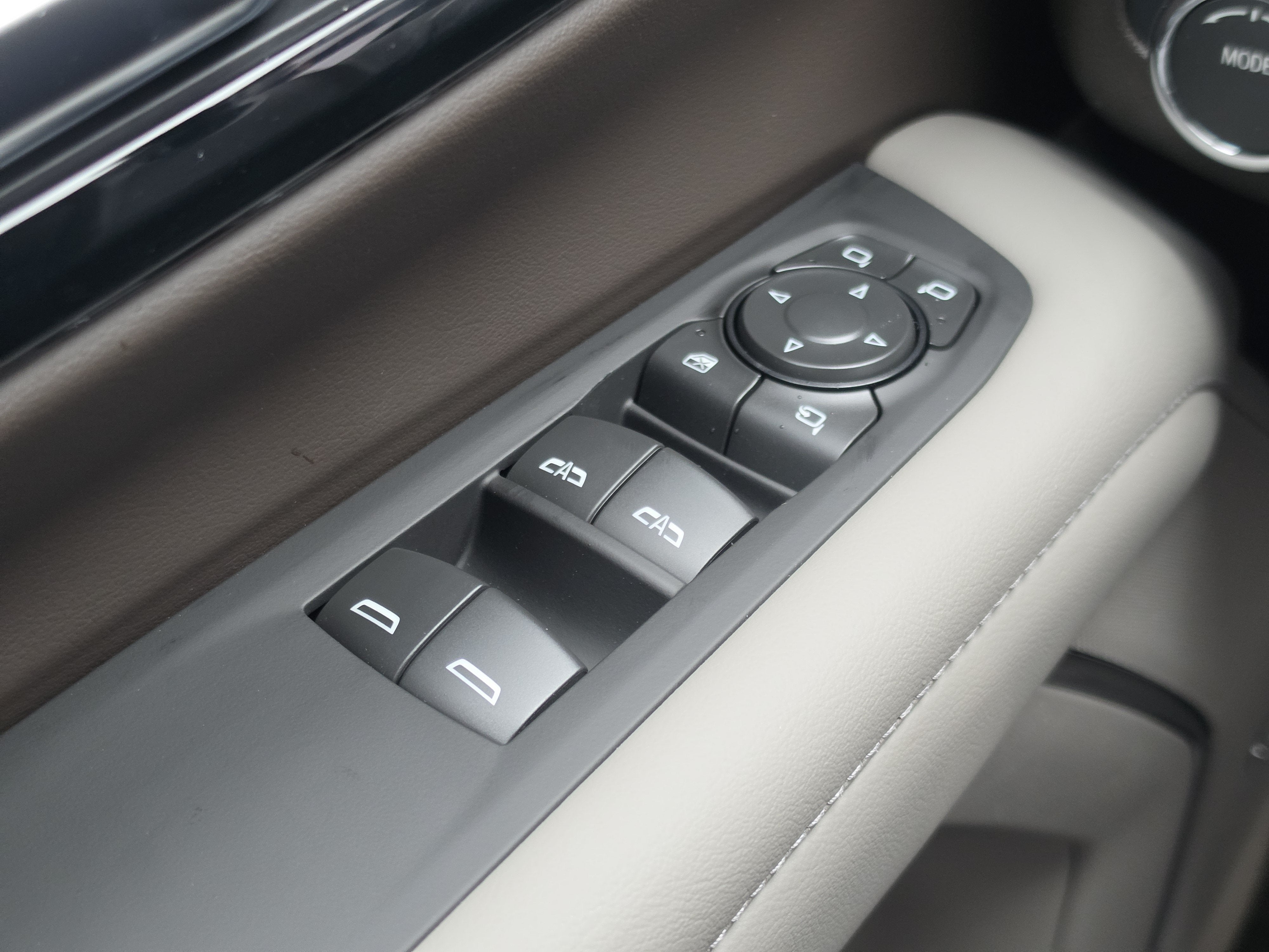 2027 Chevrolet Suburban LT