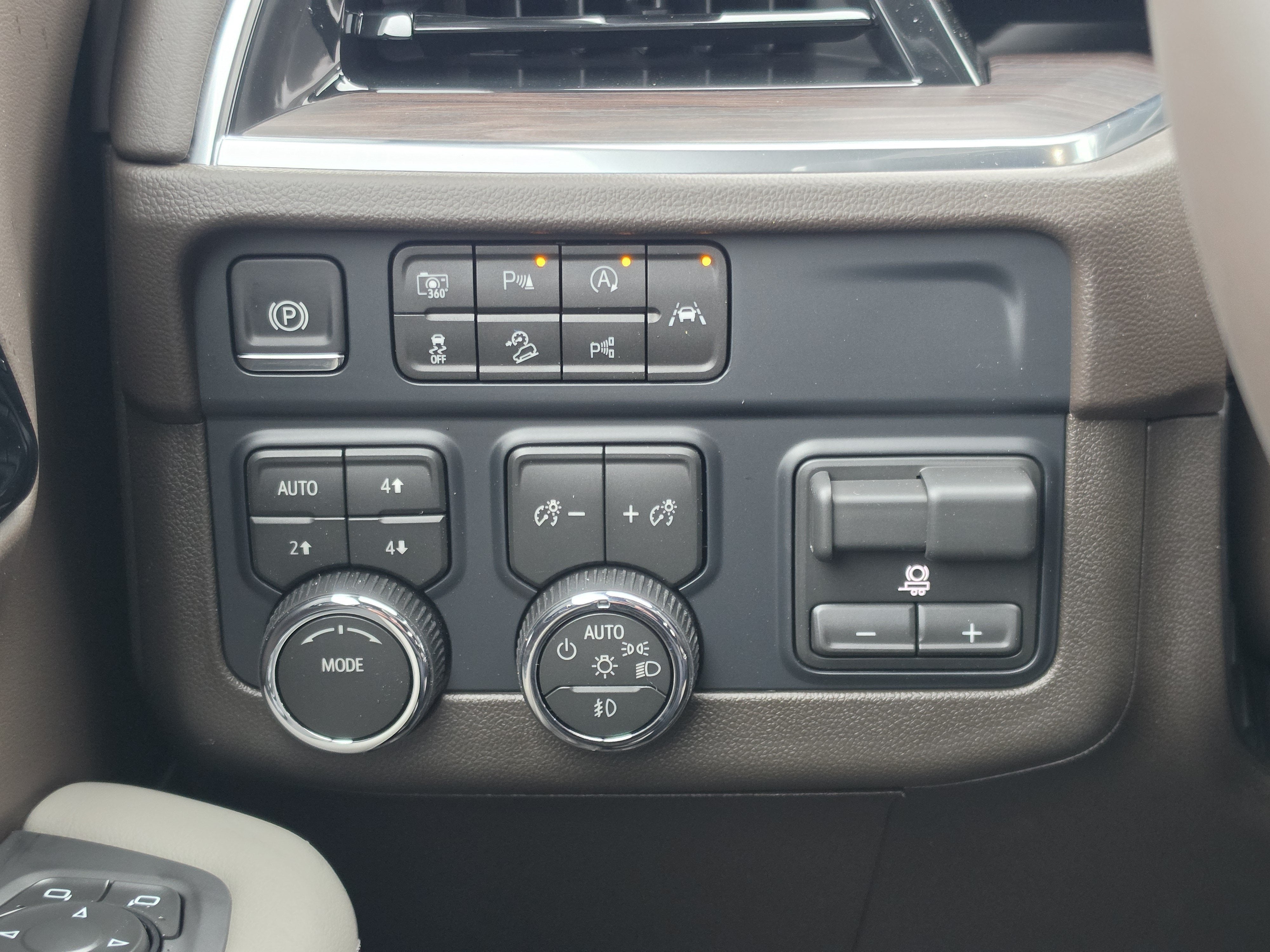 2027 Chevrolet Suburban LT