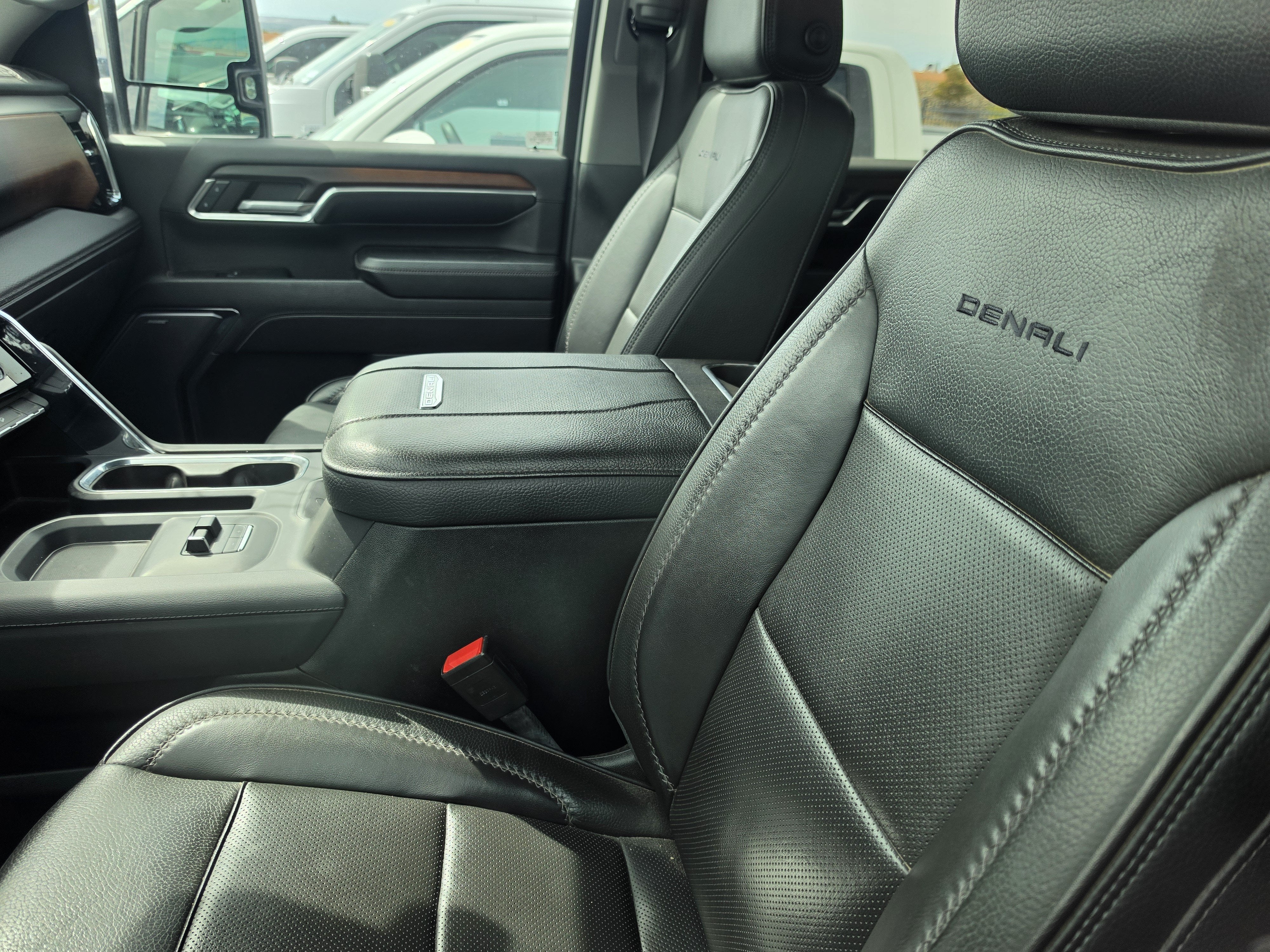 2025 GMC Sierra 2500 HD Denali