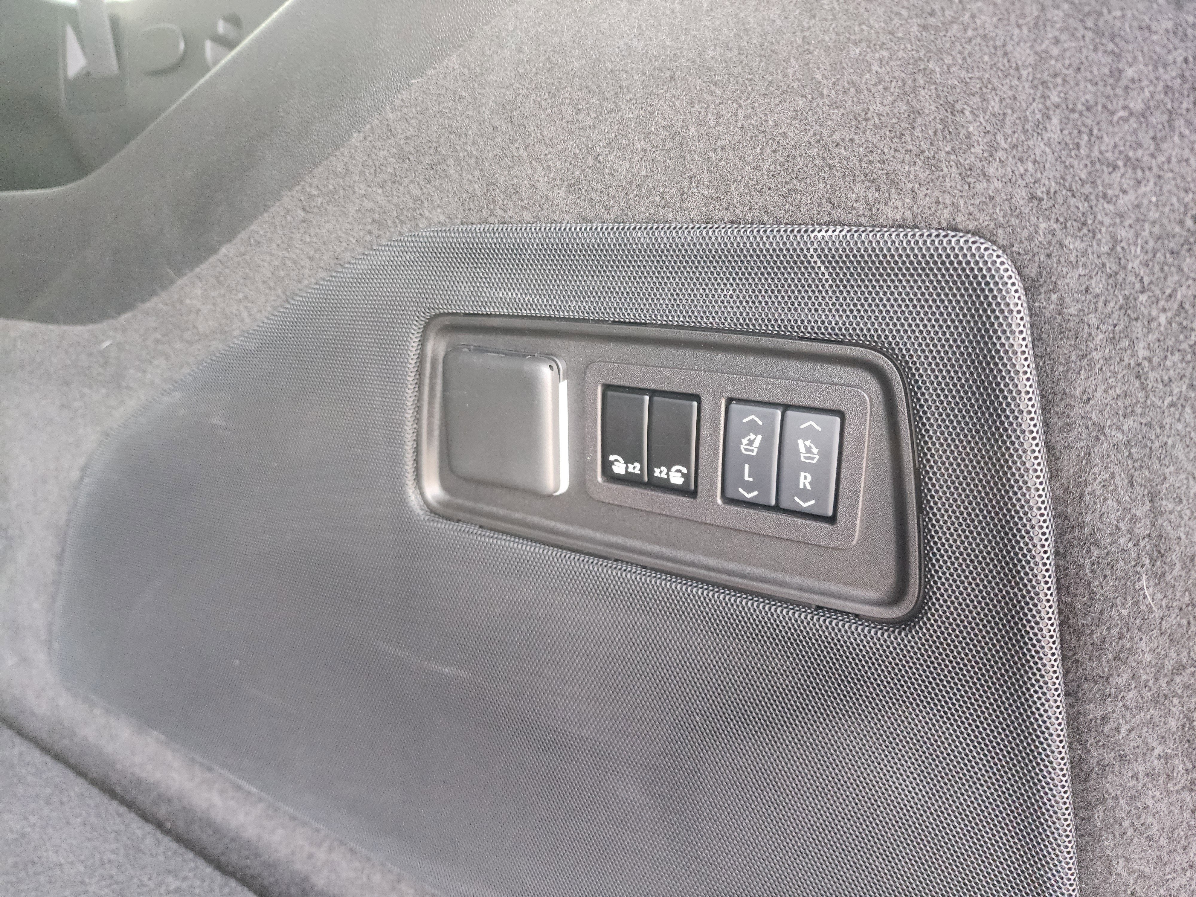 2024 Cadillac Escalade ESV Sport Platinum
