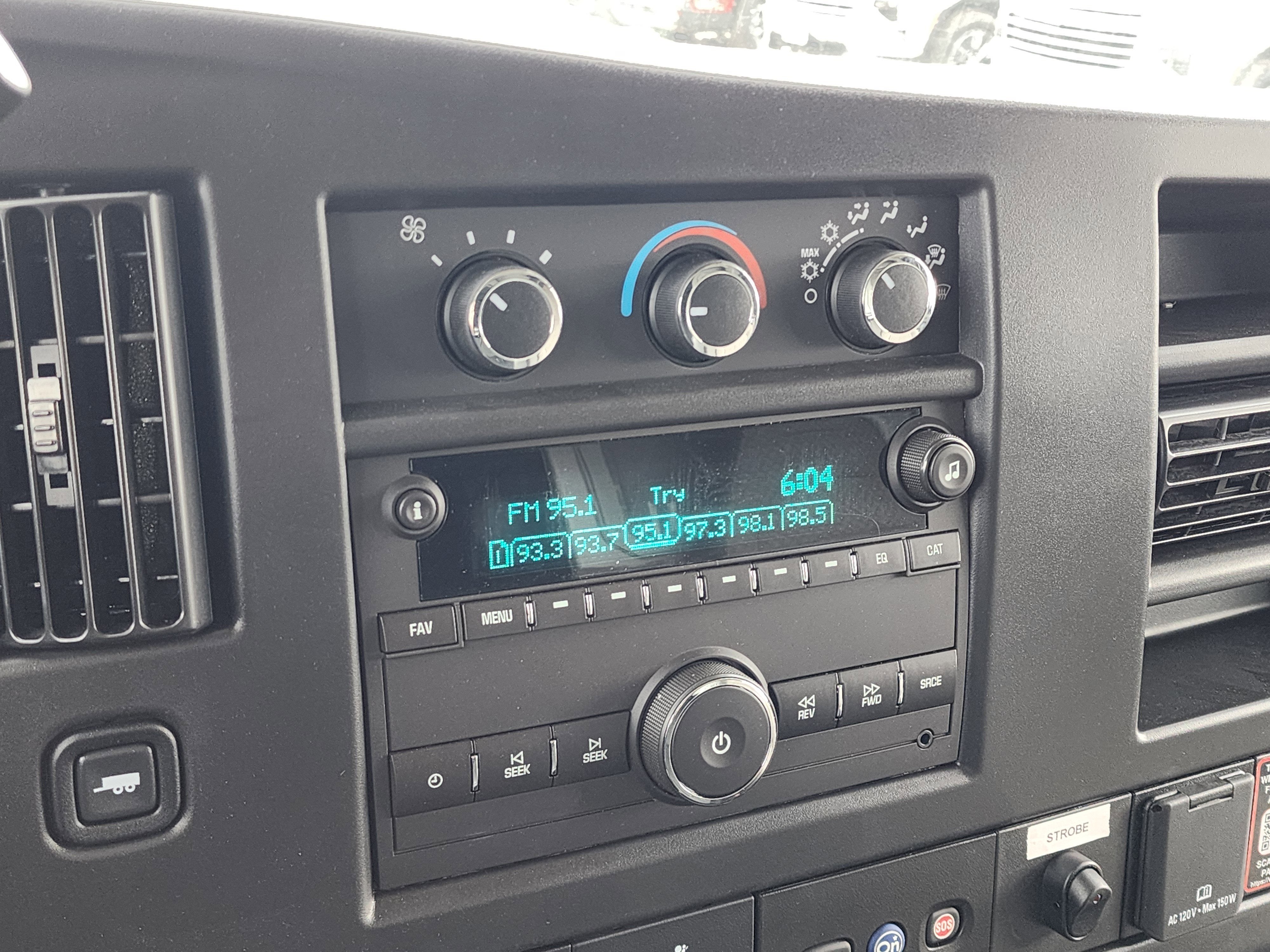 2026 Chevrolet Express Cutaway 3500 1WT