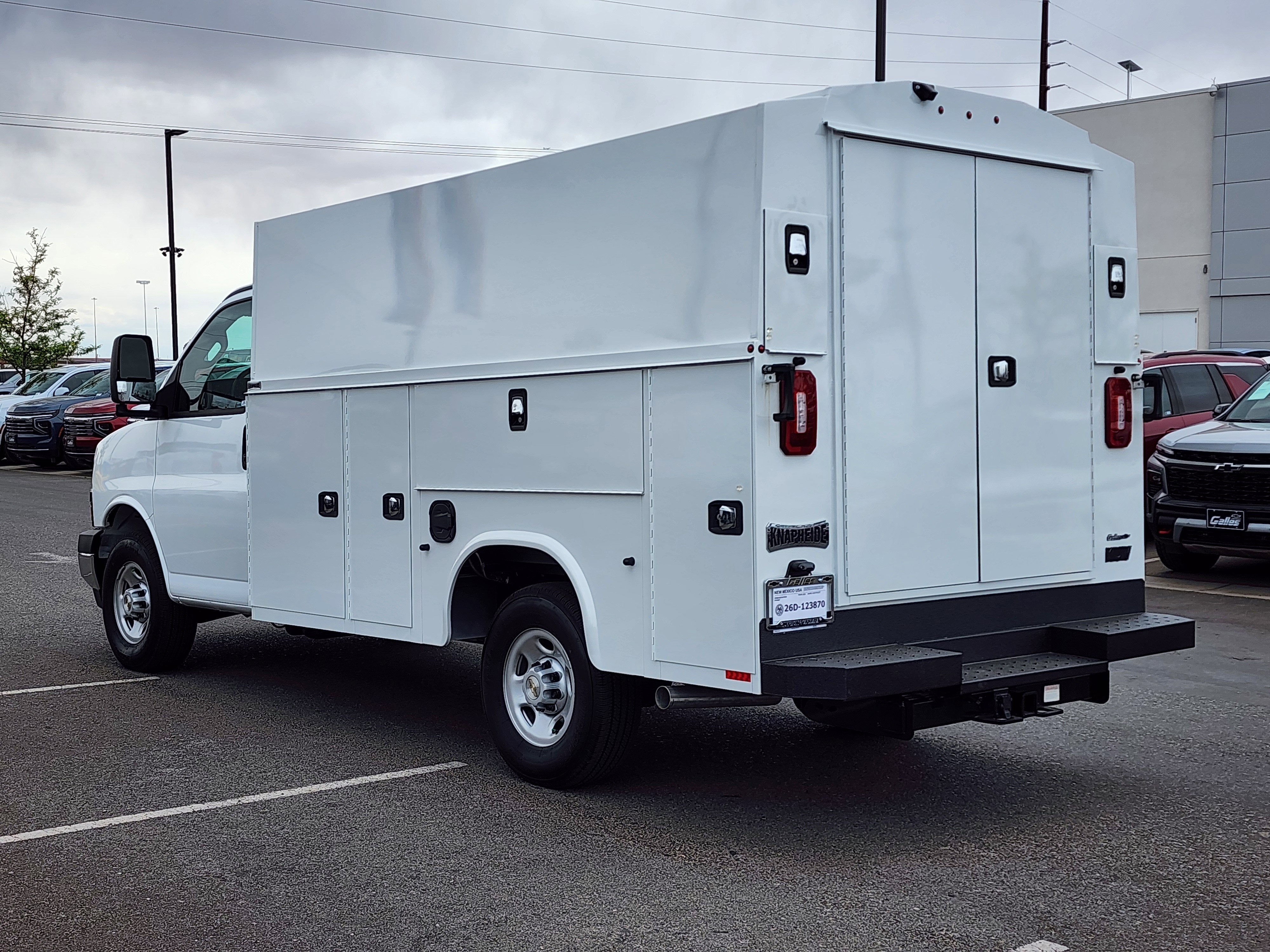 2026 Chevrolet Express Cutaway 3500 1WT