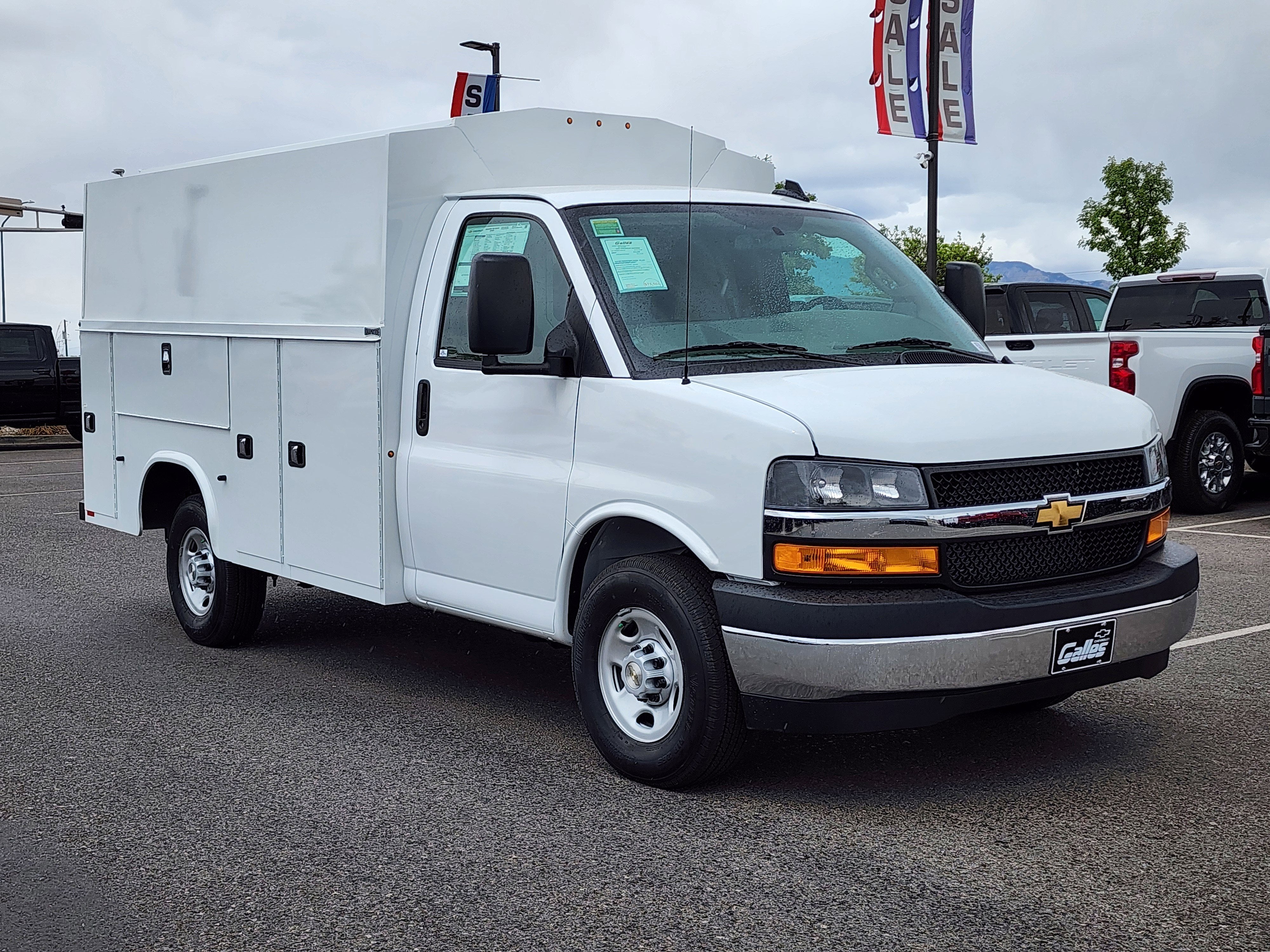 2026 Chevrolet Express Cutaway 3500 1WT