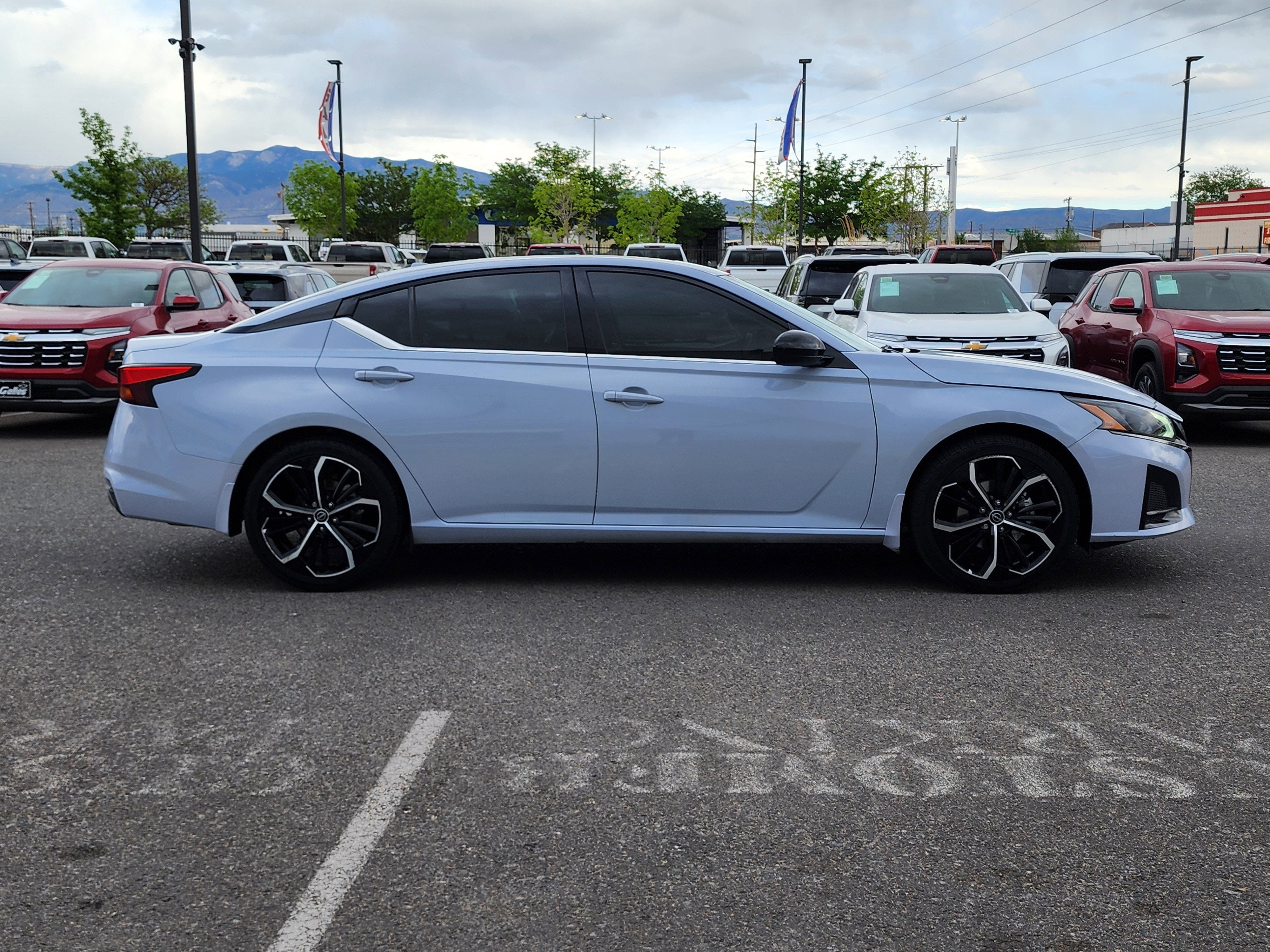 2023 Nissan Altima SR FWD