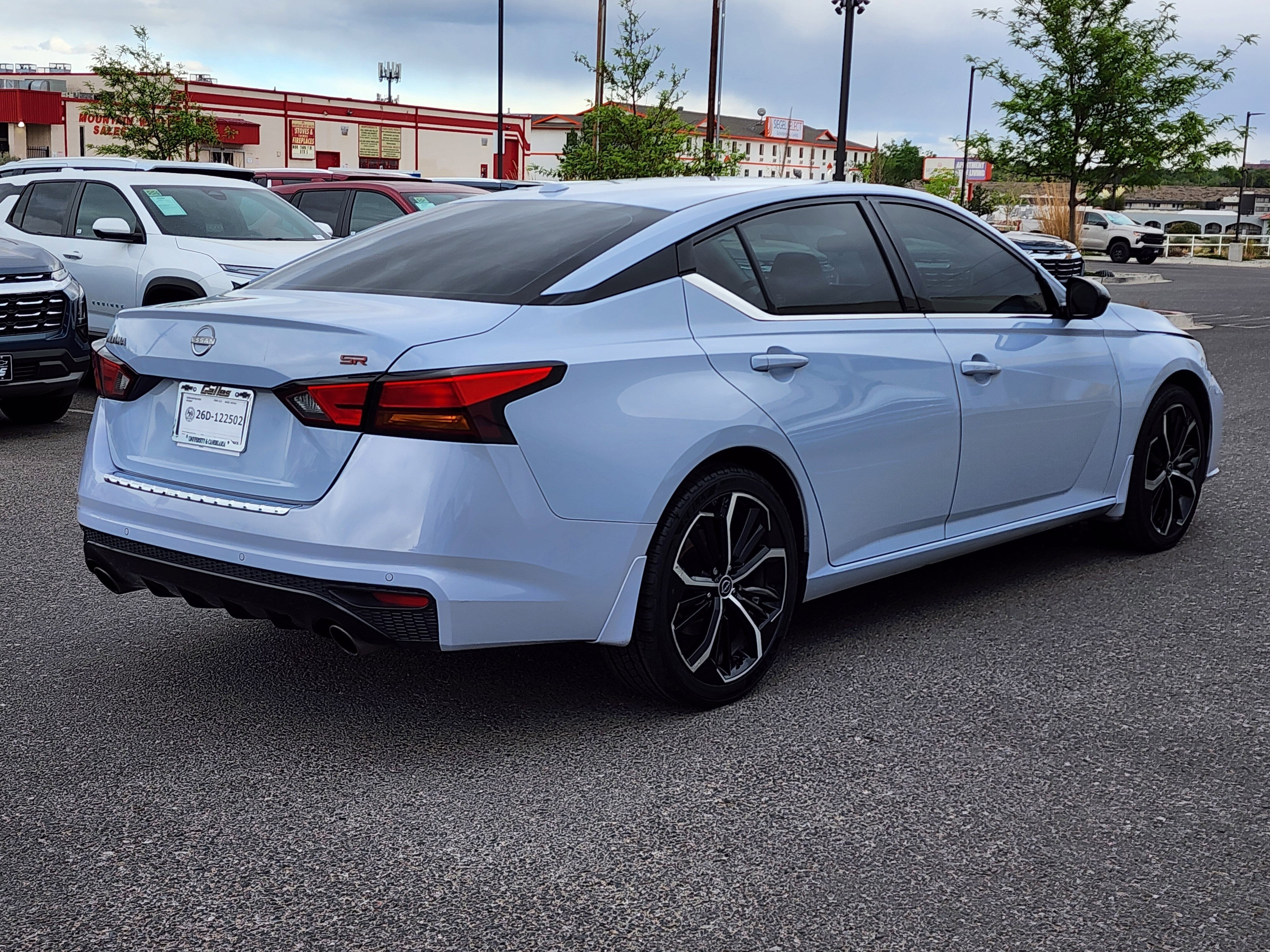 2023 Nissan Altima SR FWD