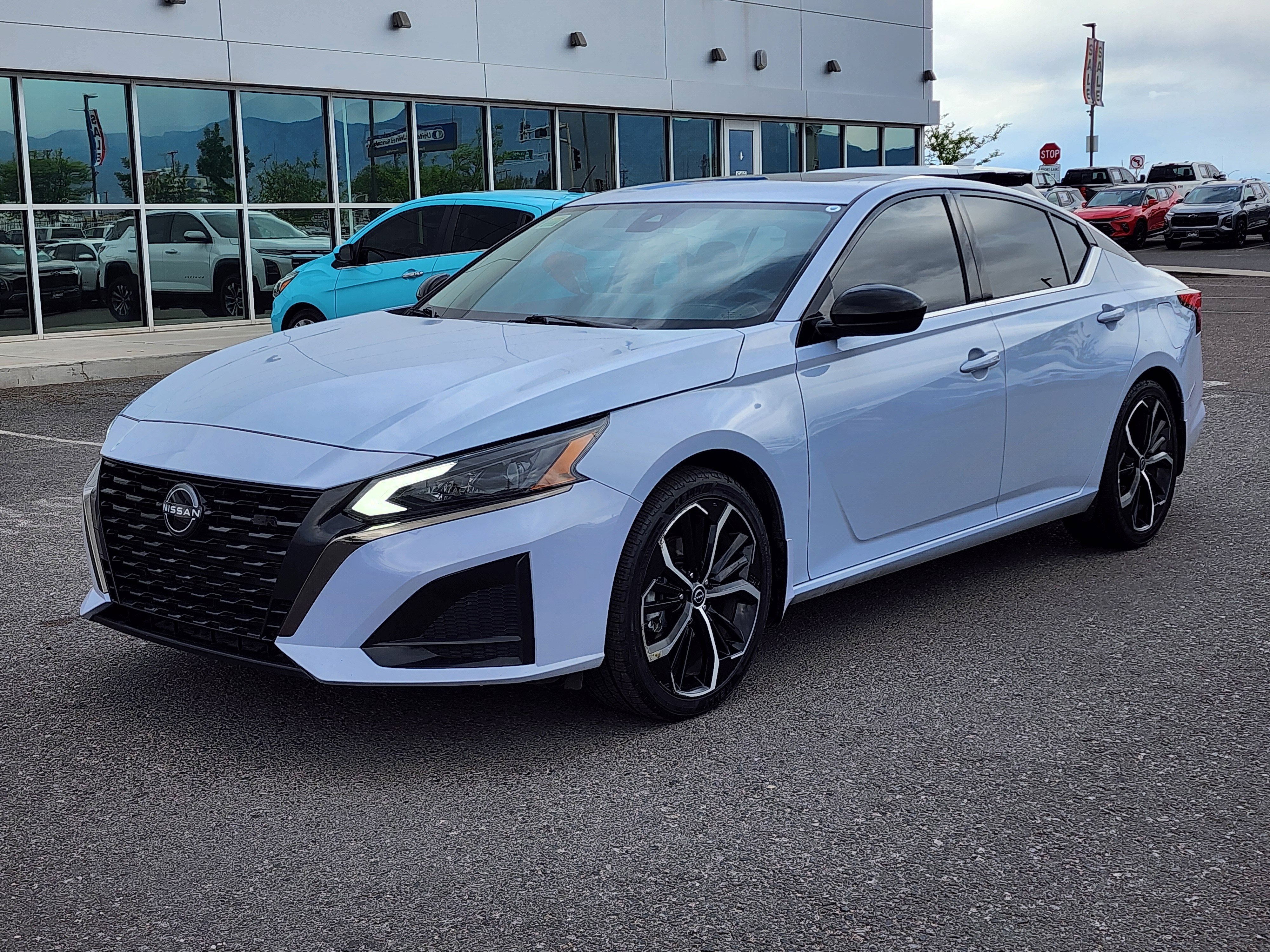 2023 Nissan Altima SR FWD