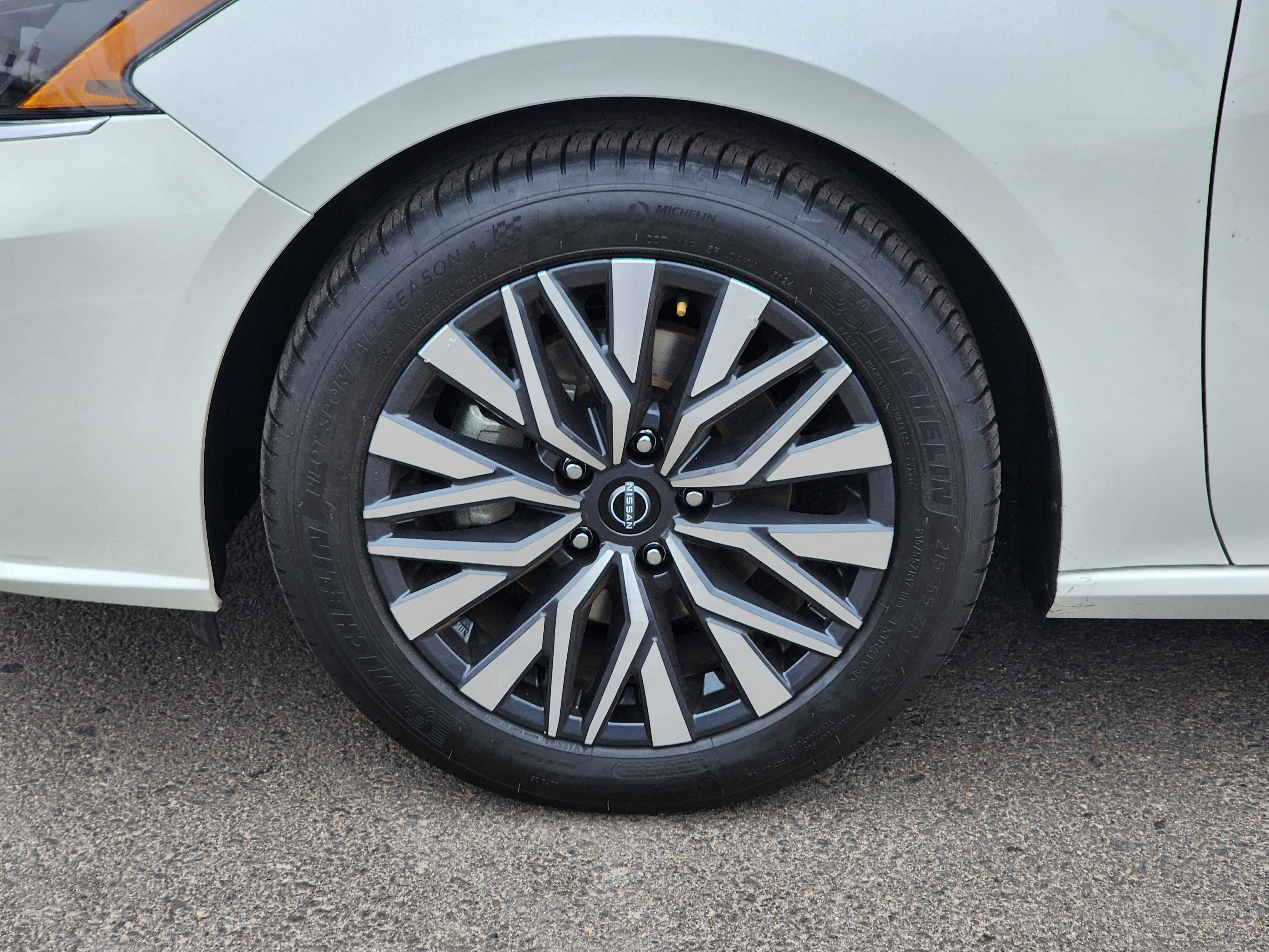 2024 Nissan Altima SV FWD