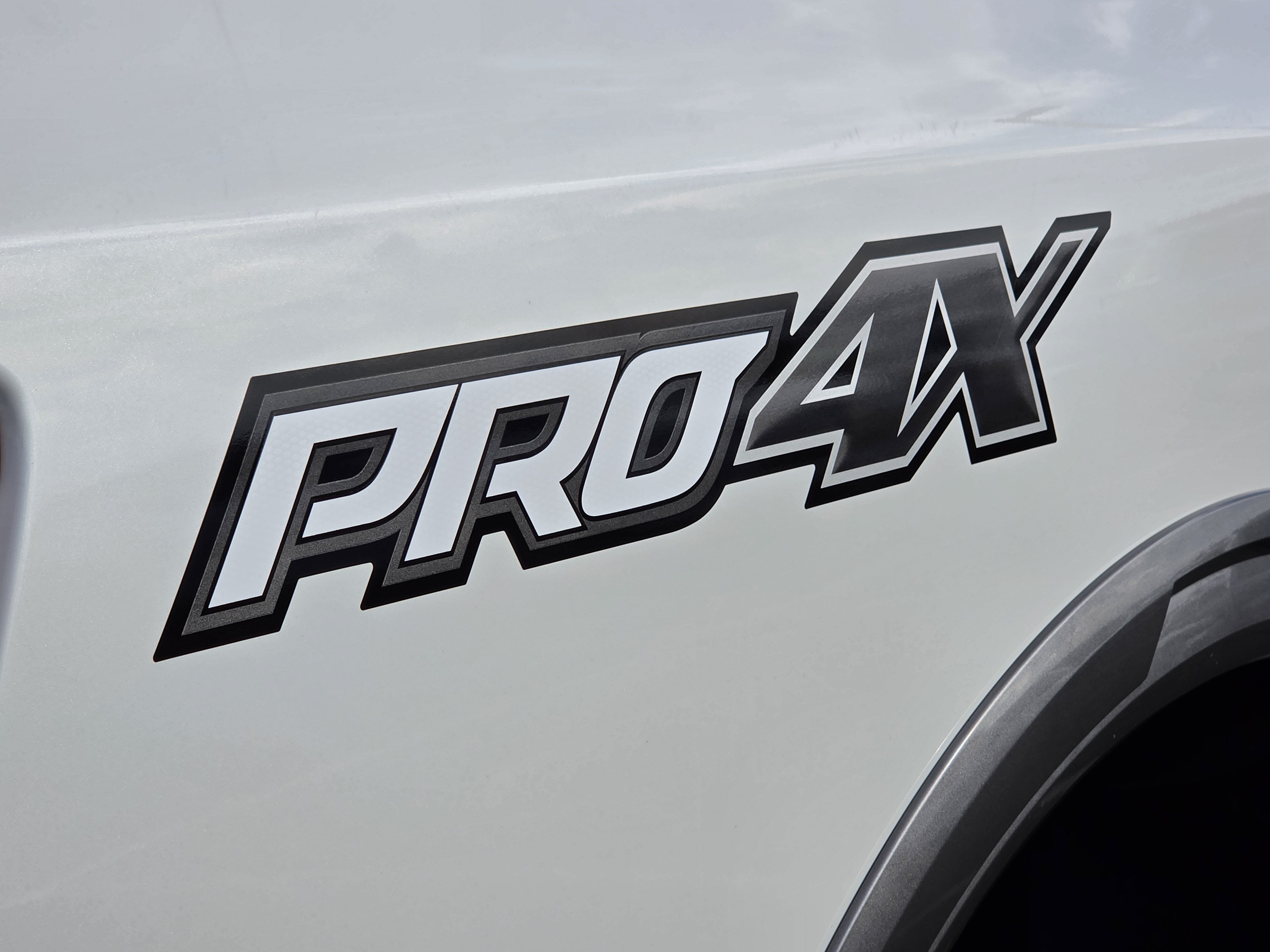 2017 Nissan TITAN XD PRO-4X Diesel