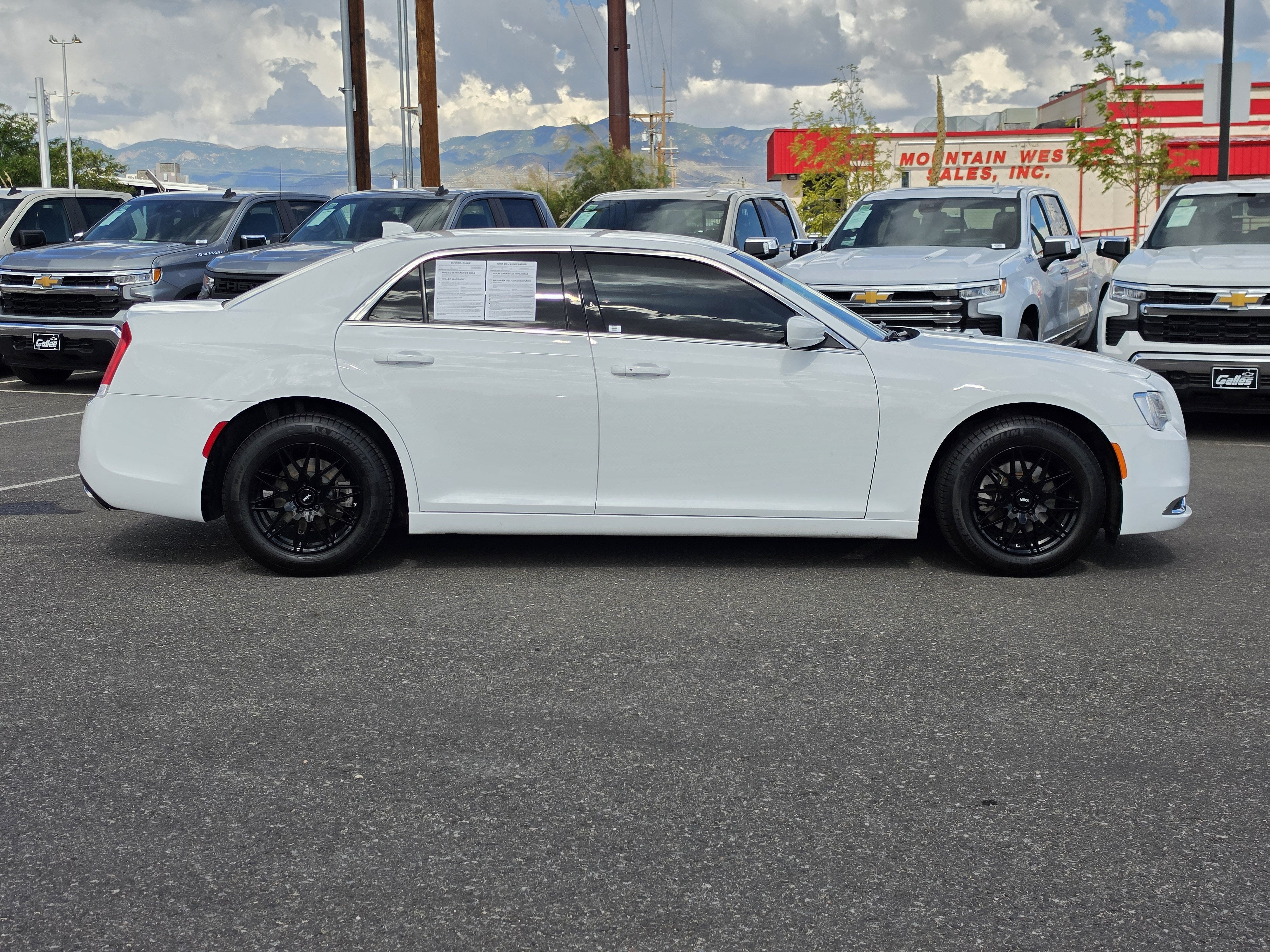 2023 Chrysler 300 Touring