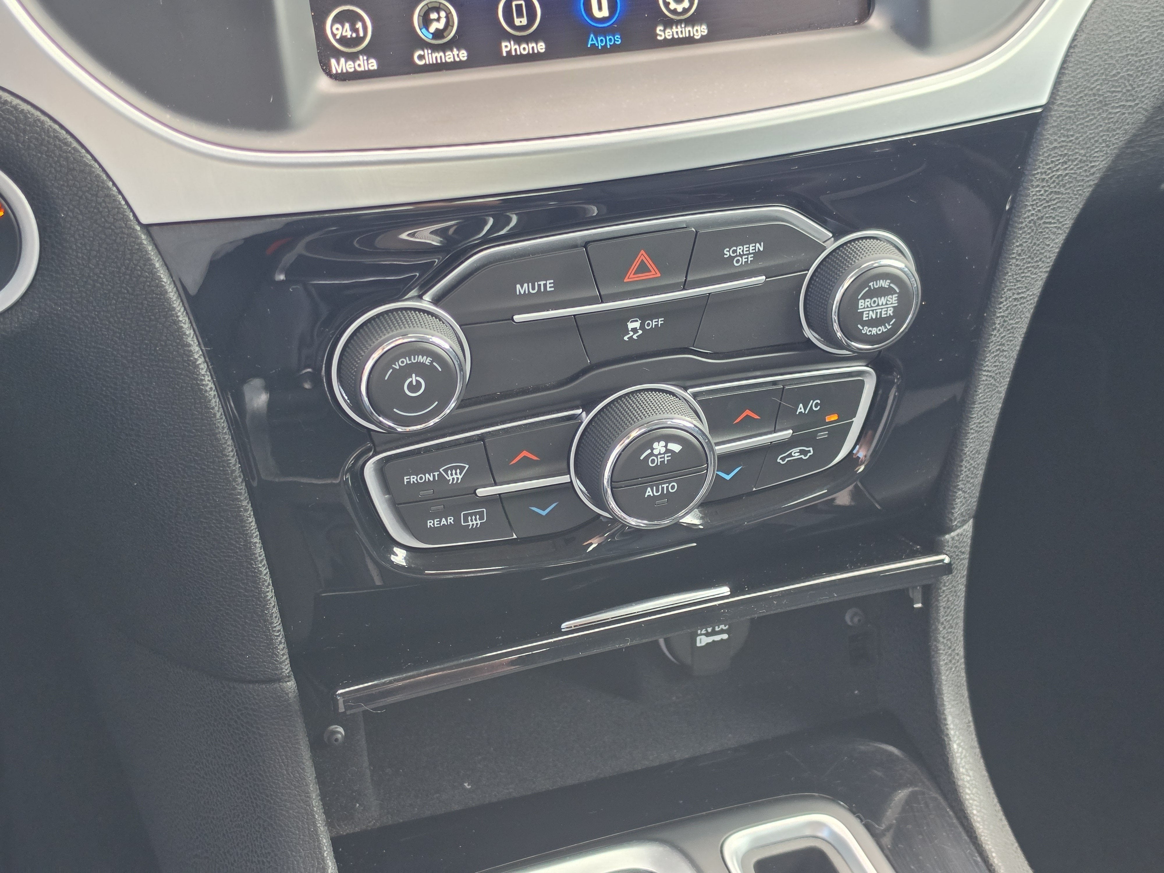 2023 Chrysler 300 Touring