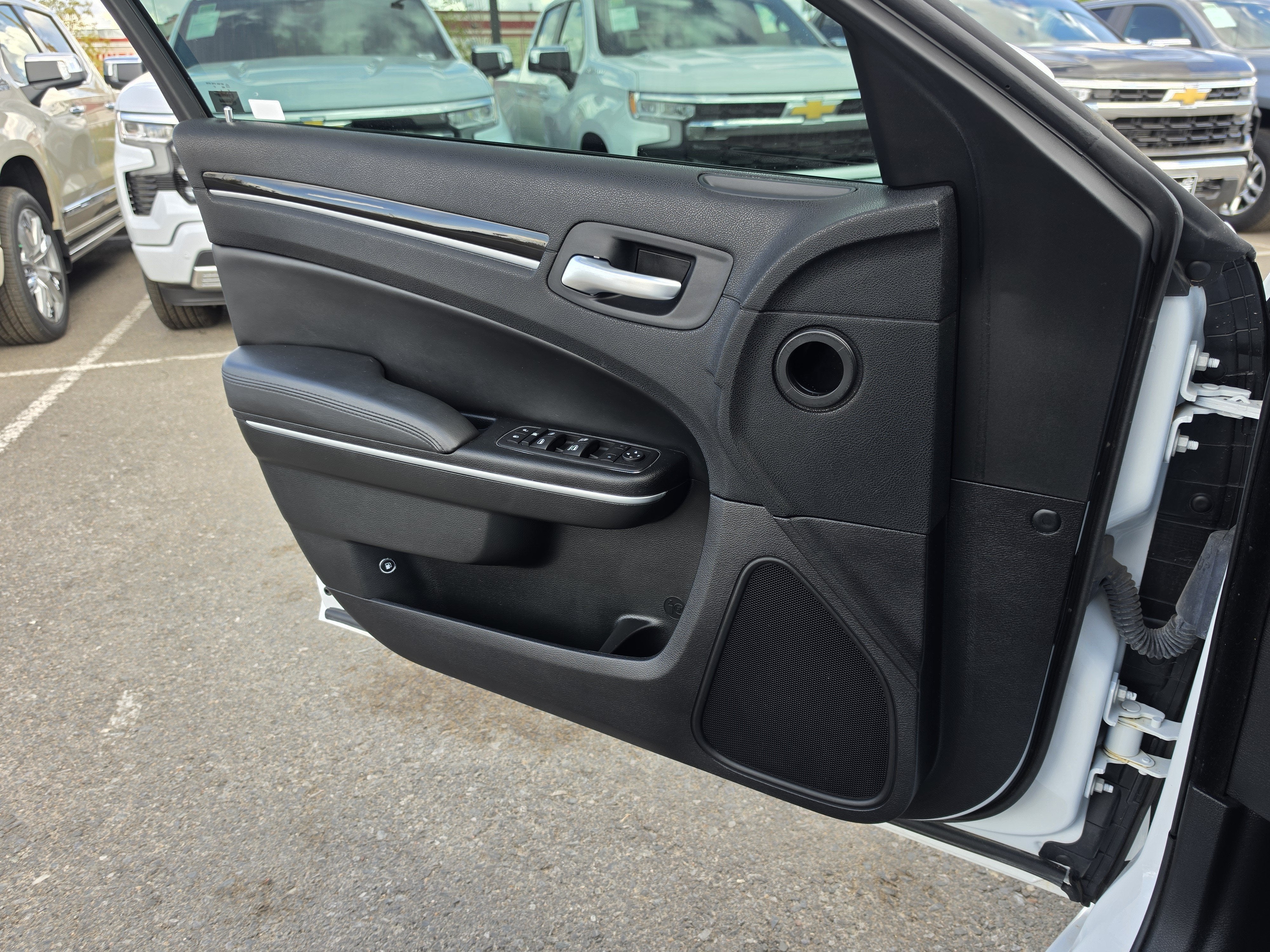 2023 Chrysler 300 Touring