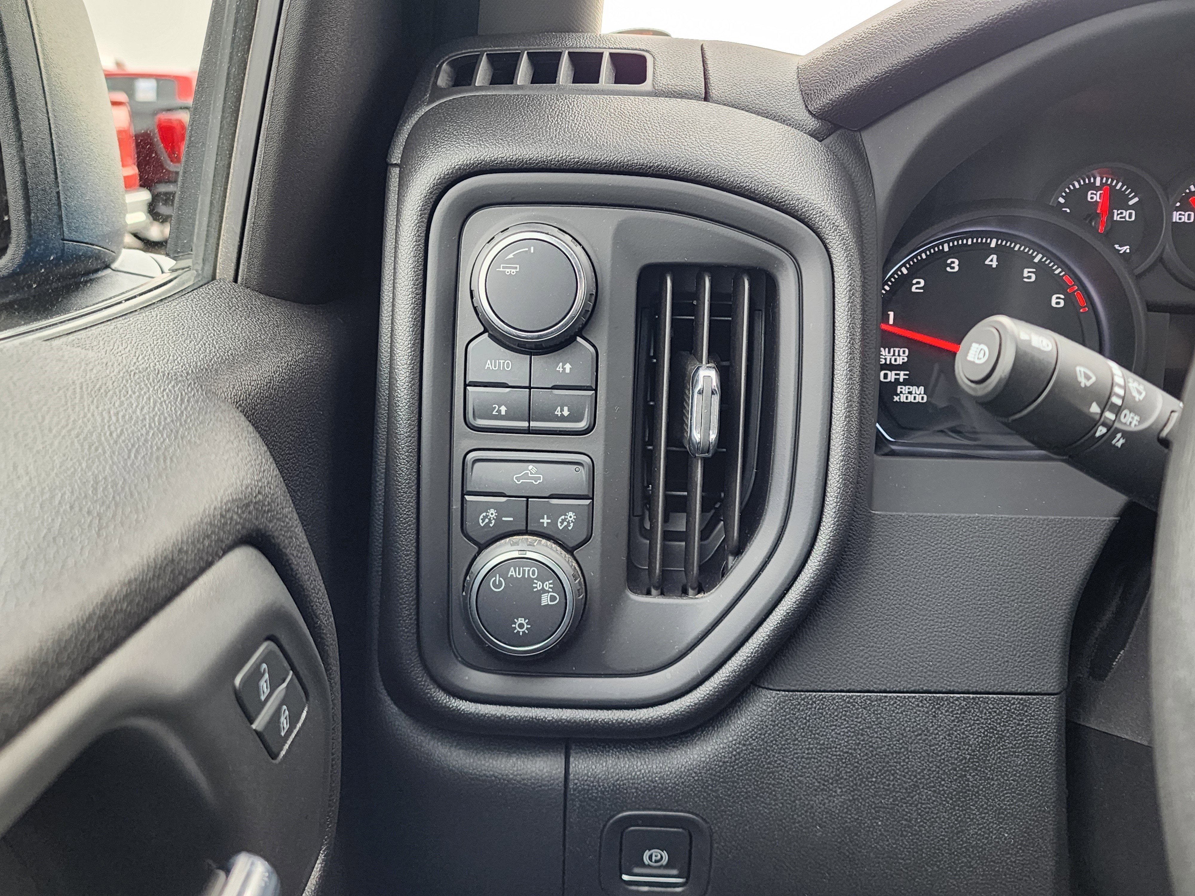 2023 Chevrolet Silverado 1500 Custom Trail Boss