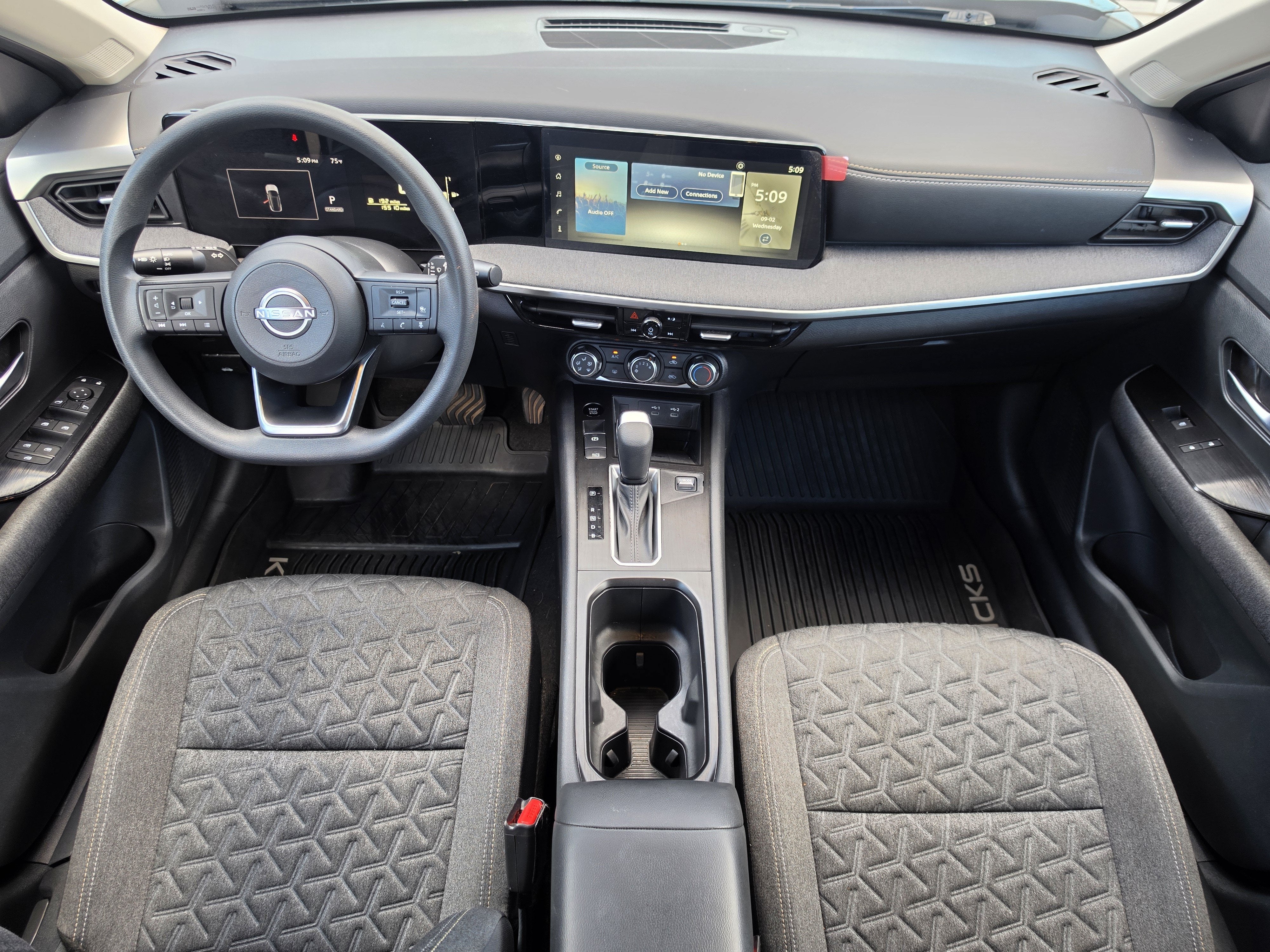 2025 Nissan Kicks SV FWD