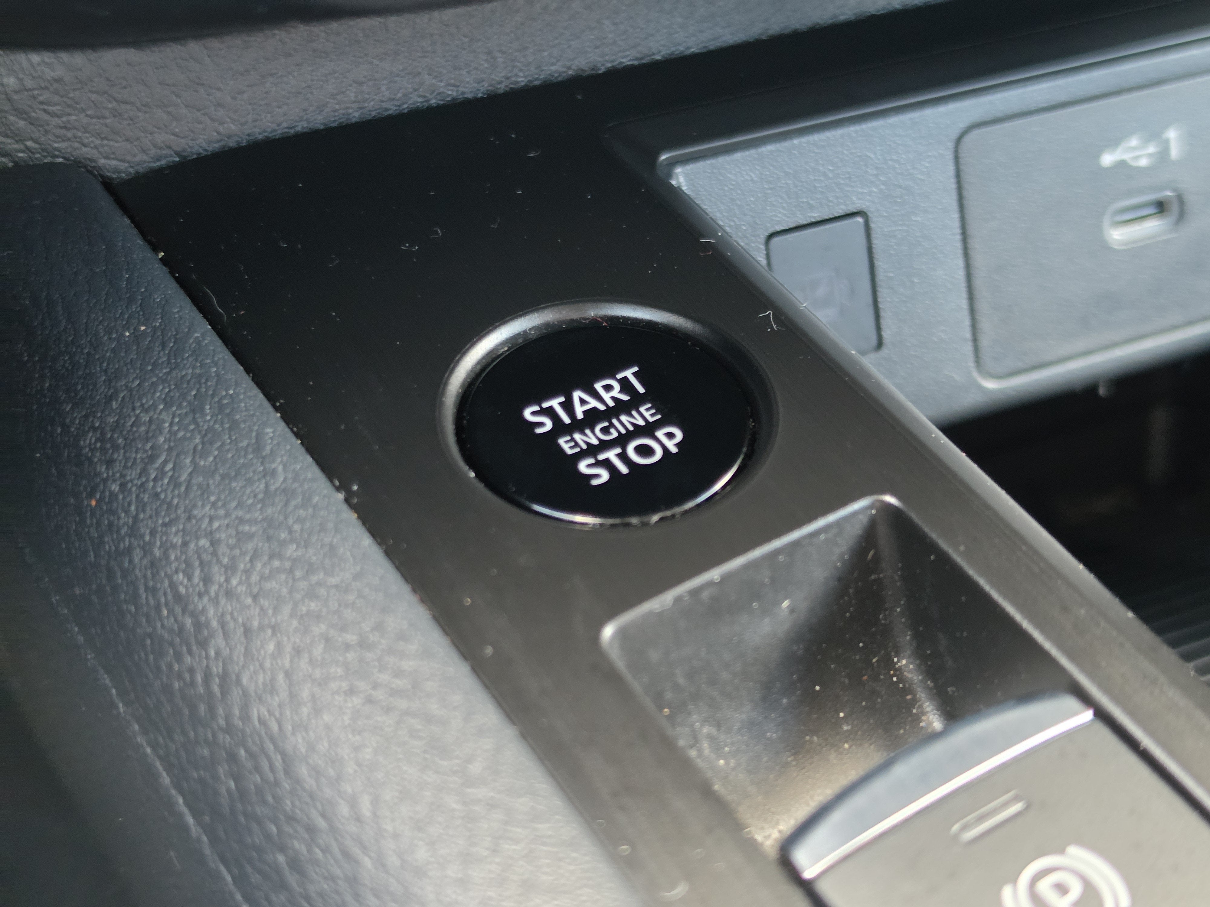 2025 Nissan Kicks SV FWD