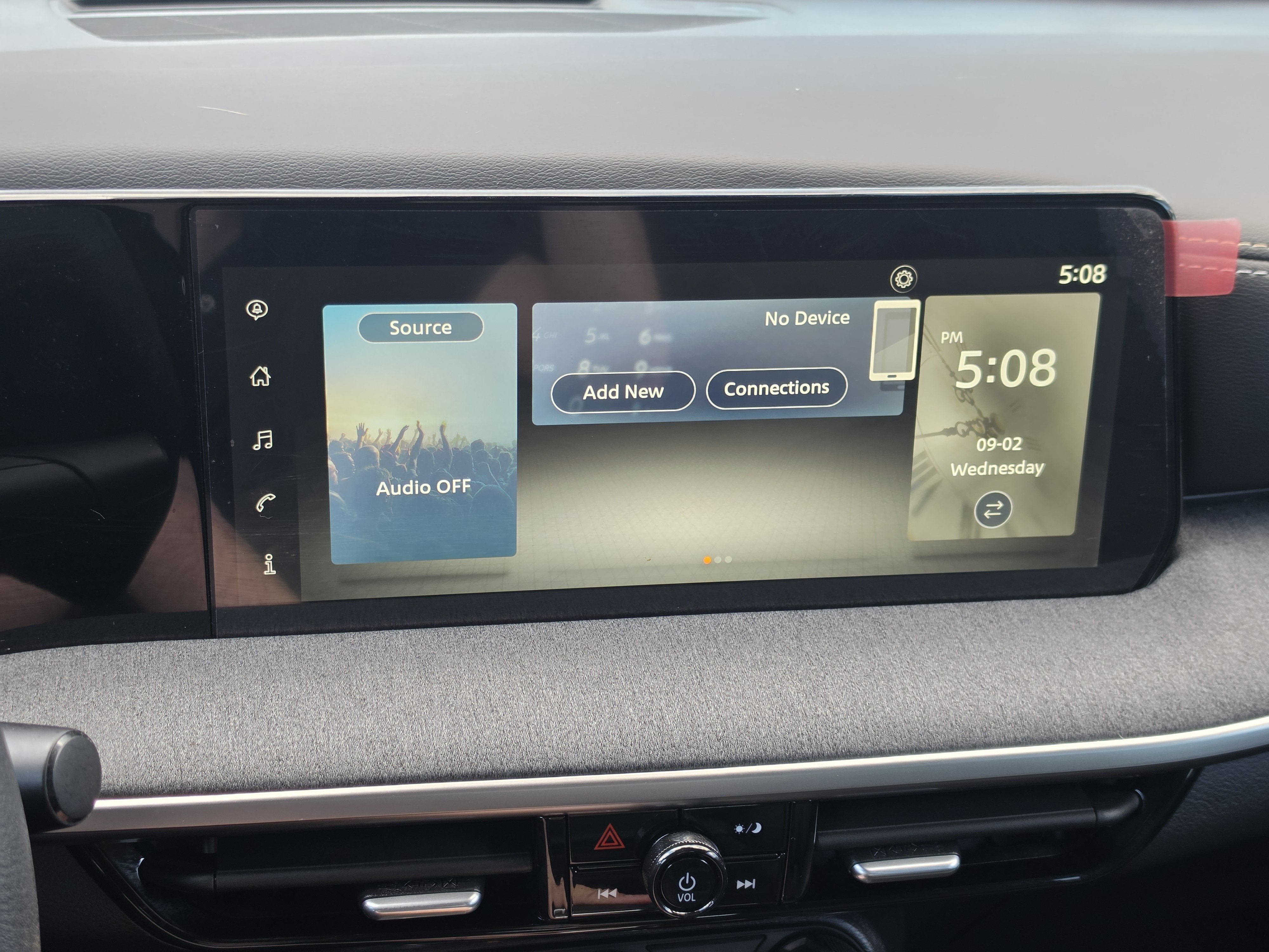 2025 Nissan Kicks SV FWD