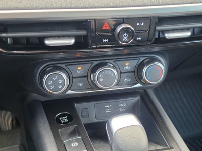 2025 Nissan Kicks SV FWD