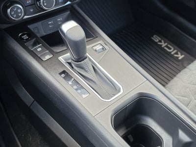 2025 Nissan Kicks SV FWD
