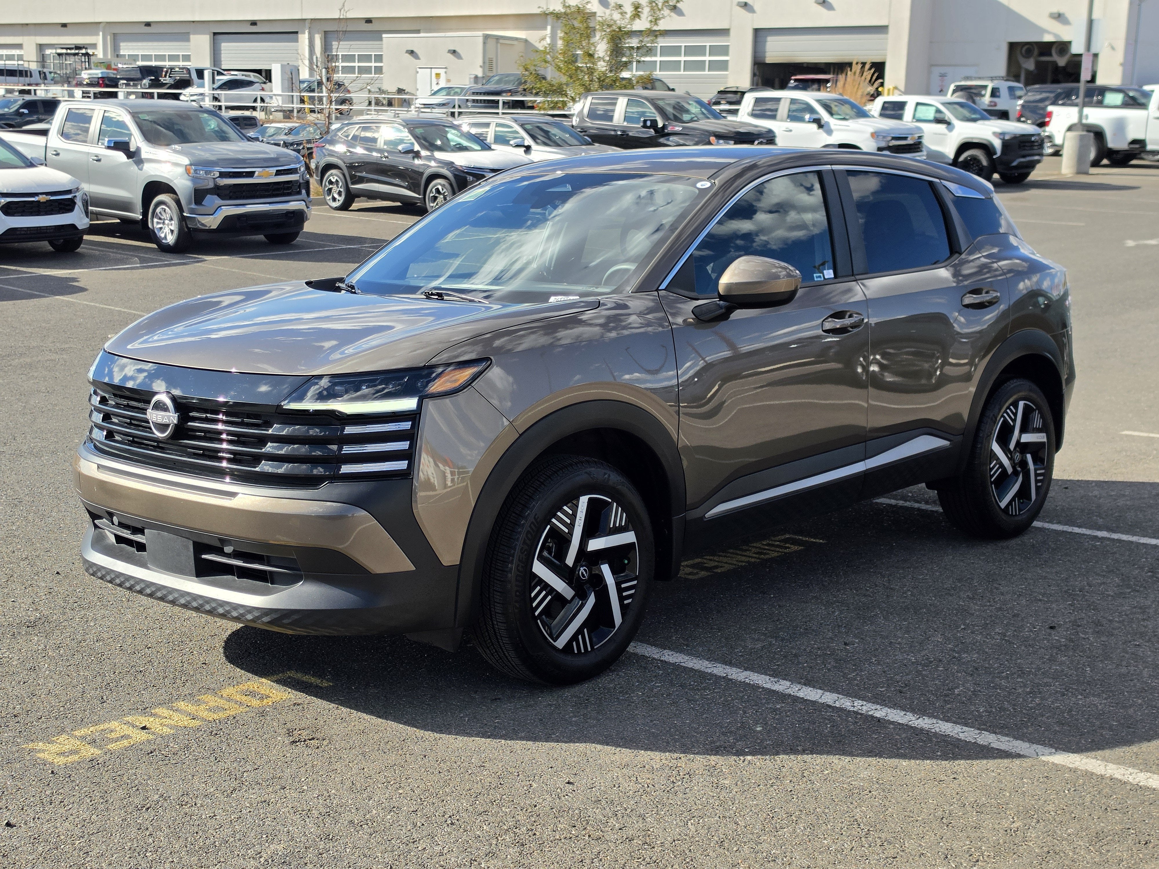 2025 Nissan Kicks SV FWD