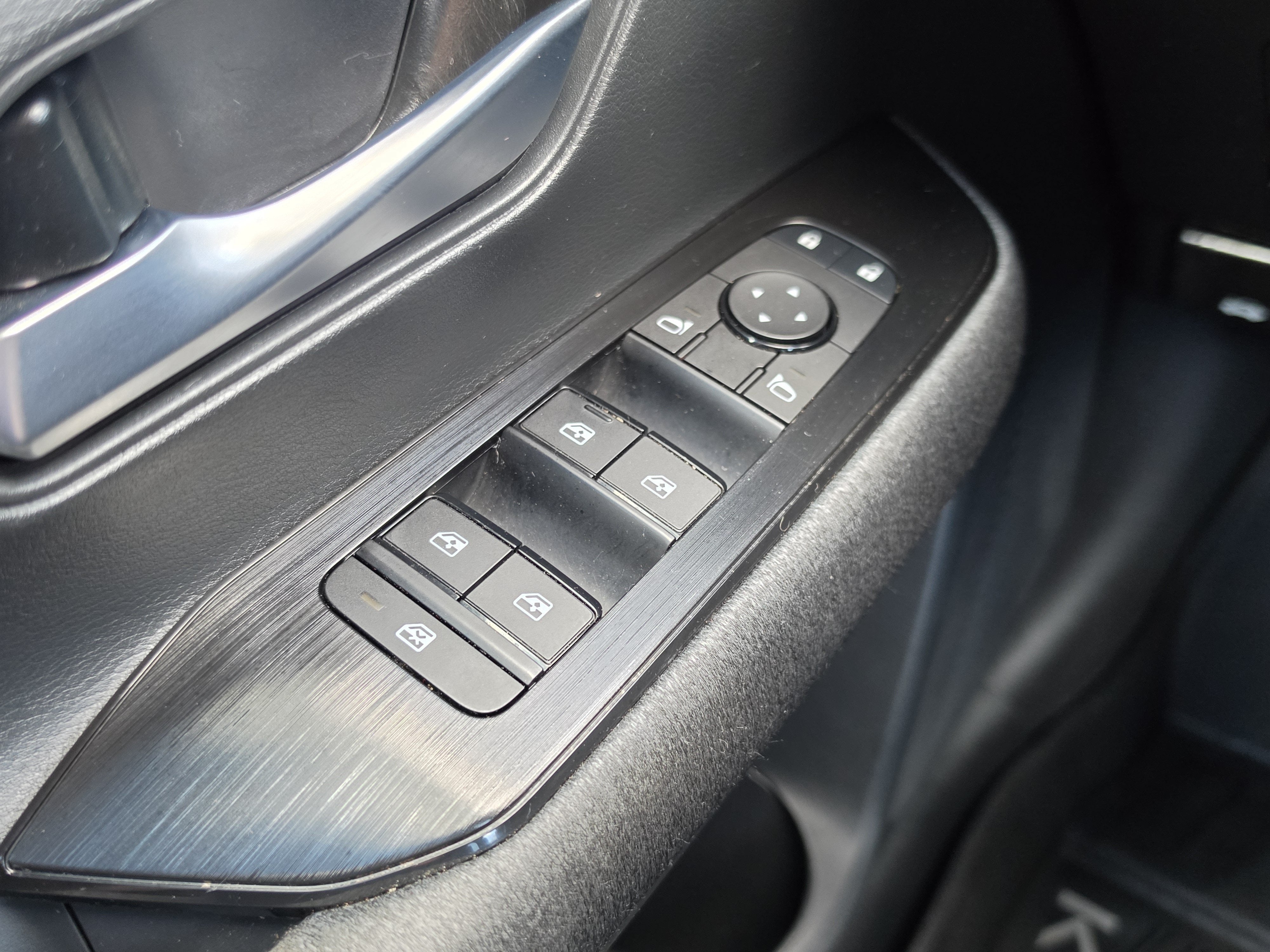 2025 Nissan Kicks SV FWD