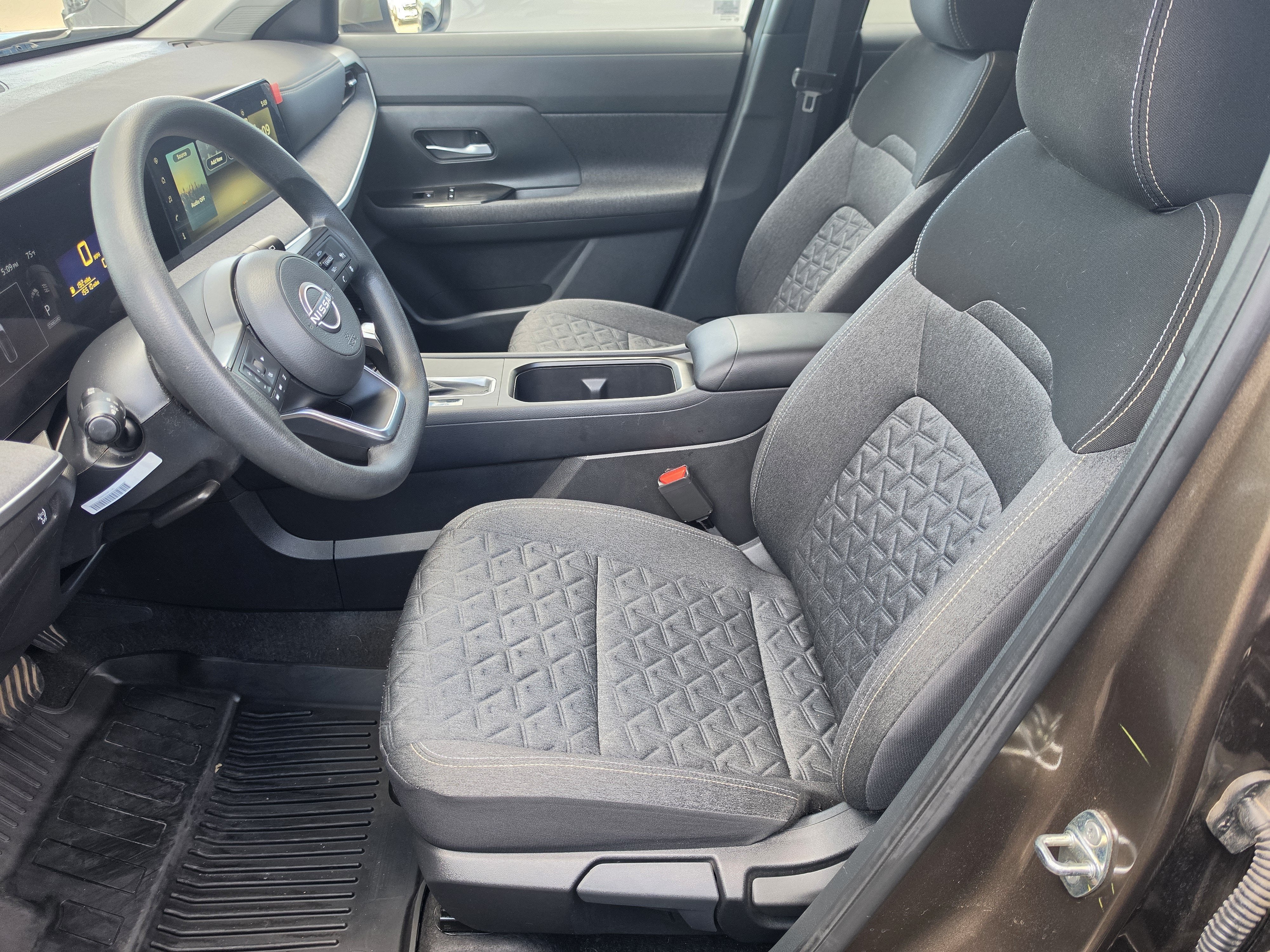 2025 Nissan Kicks SV FWD
