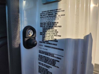 2025 Chevrolet Low Cab Forward 5500 XG 1WT