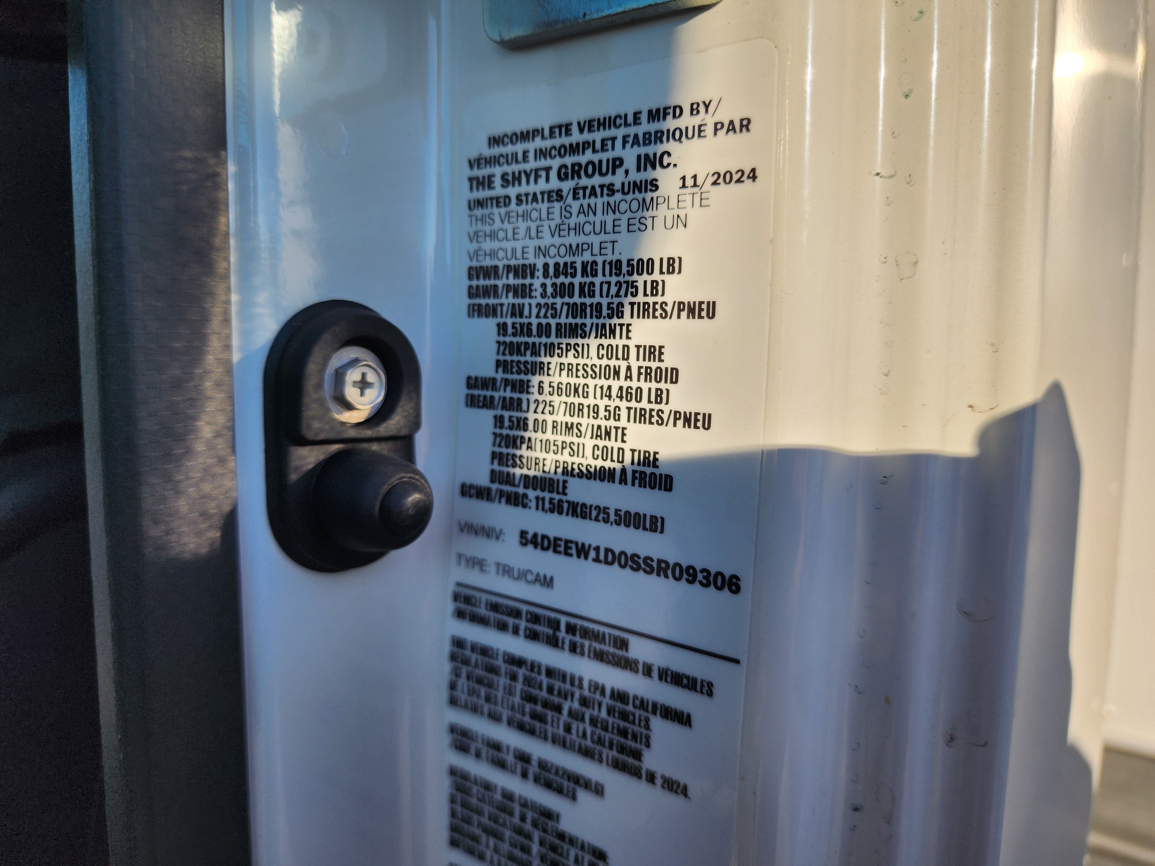 2025 Chevrolet Low Cab Forward 5500 XG 1WT