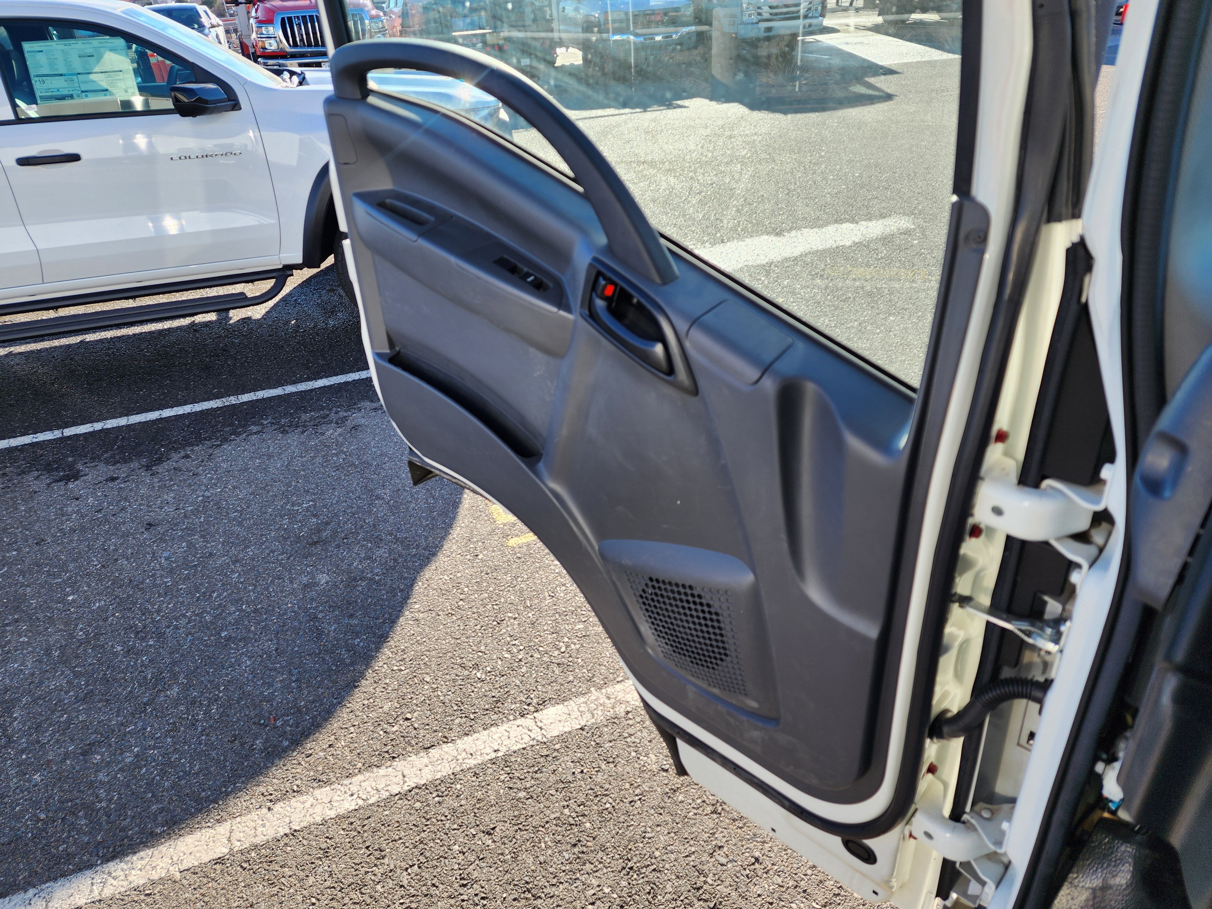 2025 Chevrolet Low Cab Forward 5500 XG 1WT